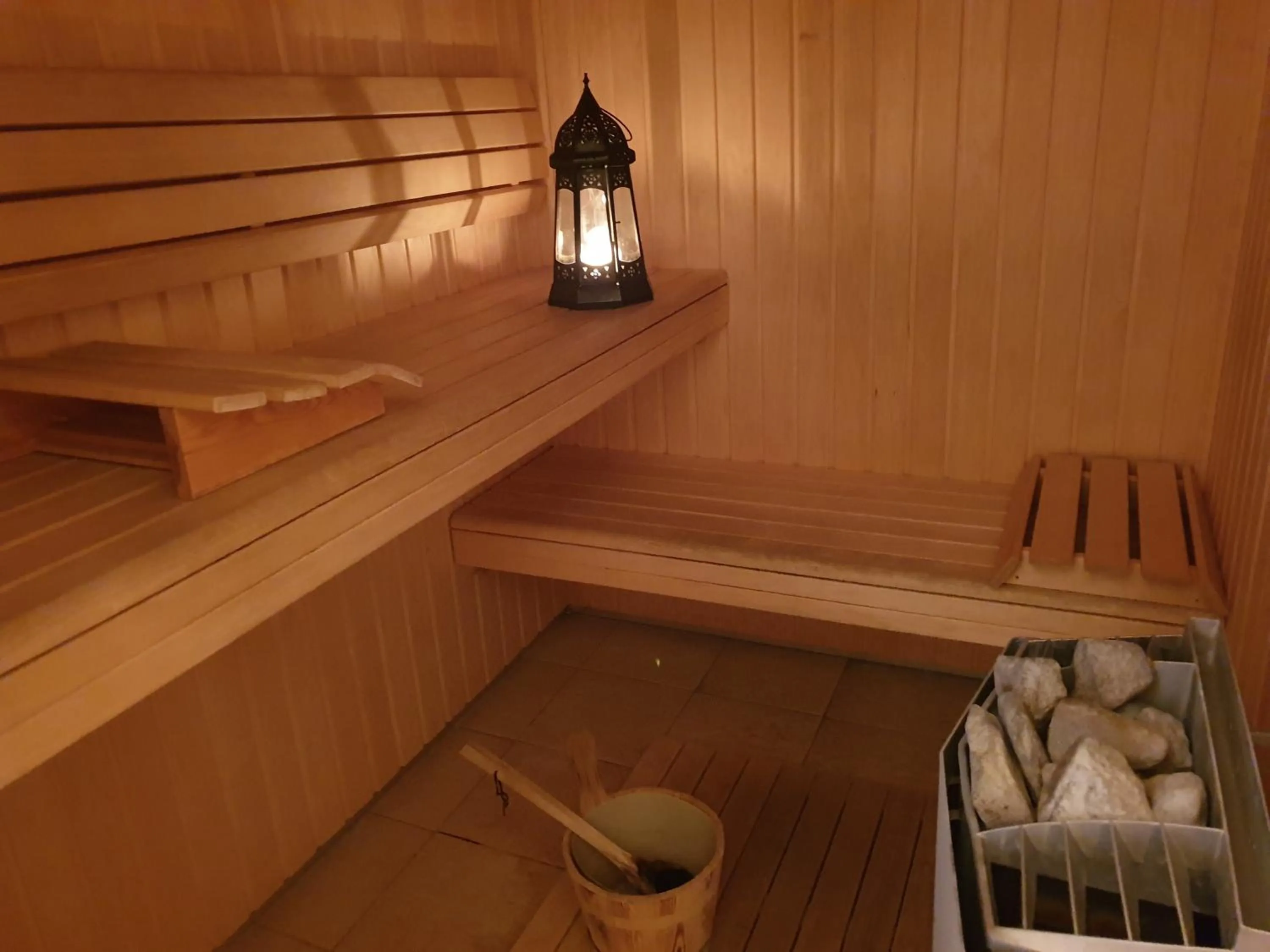 Sauna in Logis Hôtel Saint Cyr