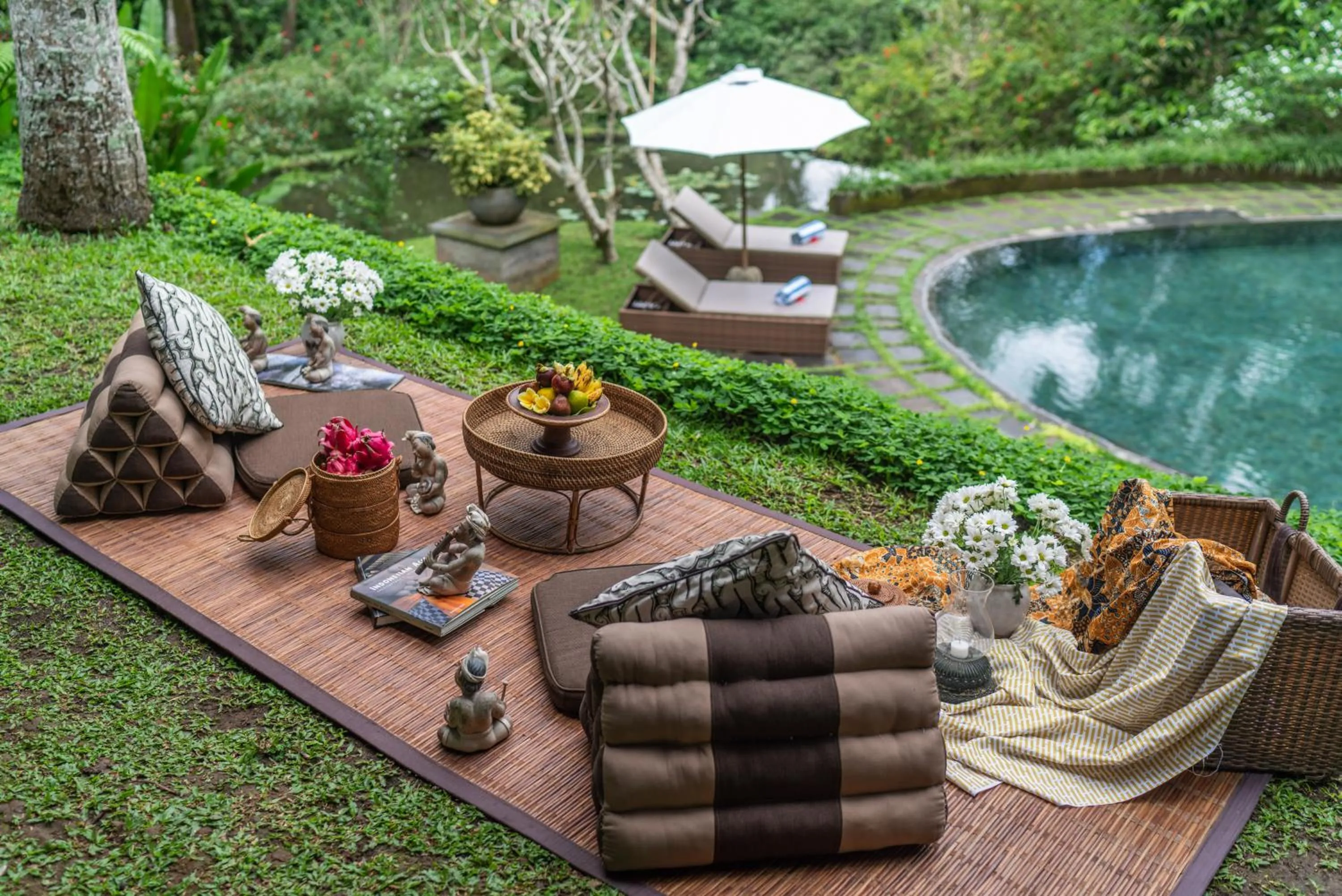 Restaurant/places to eat in Dua Dari, a Residence by Hadiprana