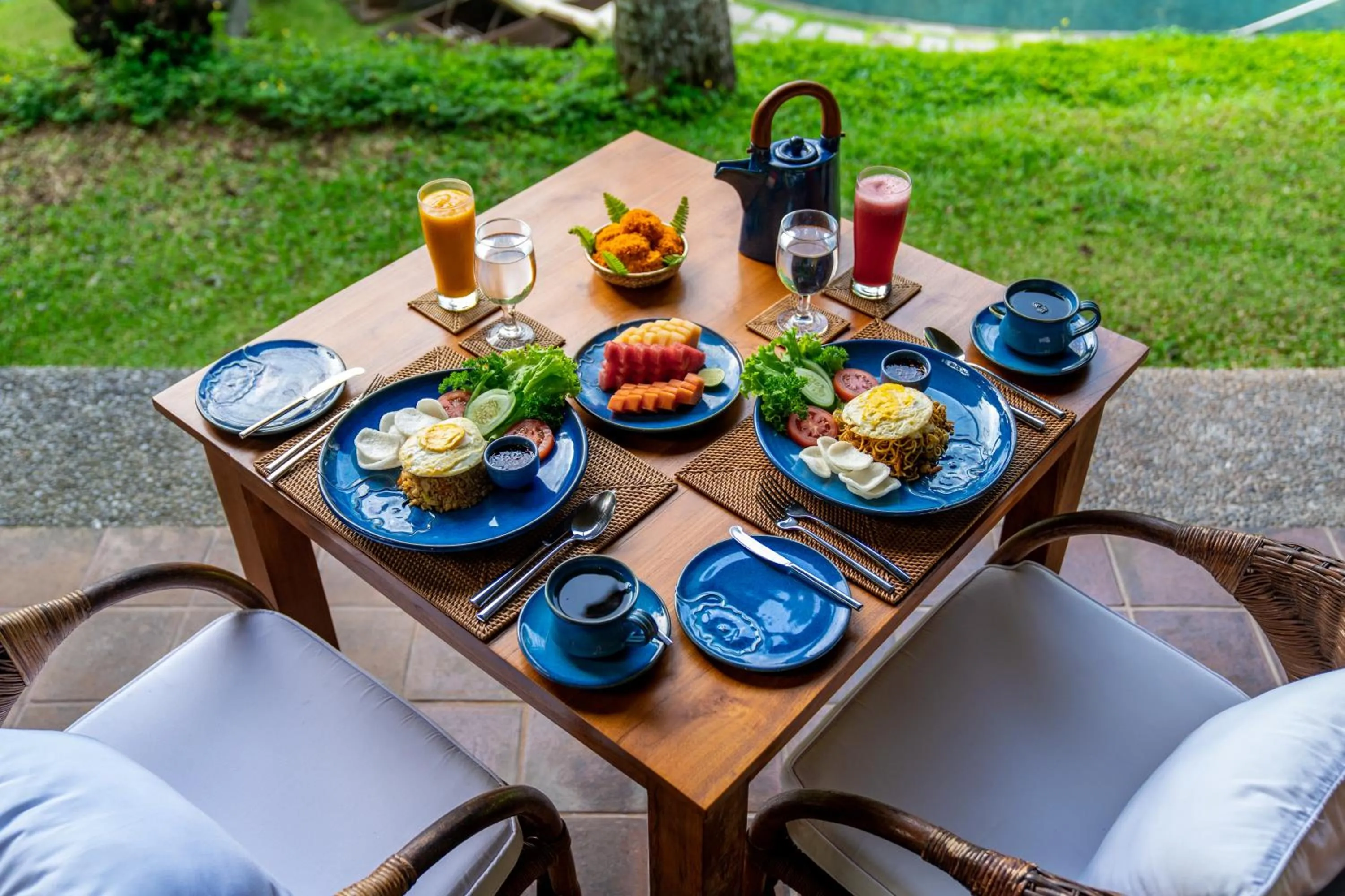 Day in Dua Dari, a Residence by Hadiprana