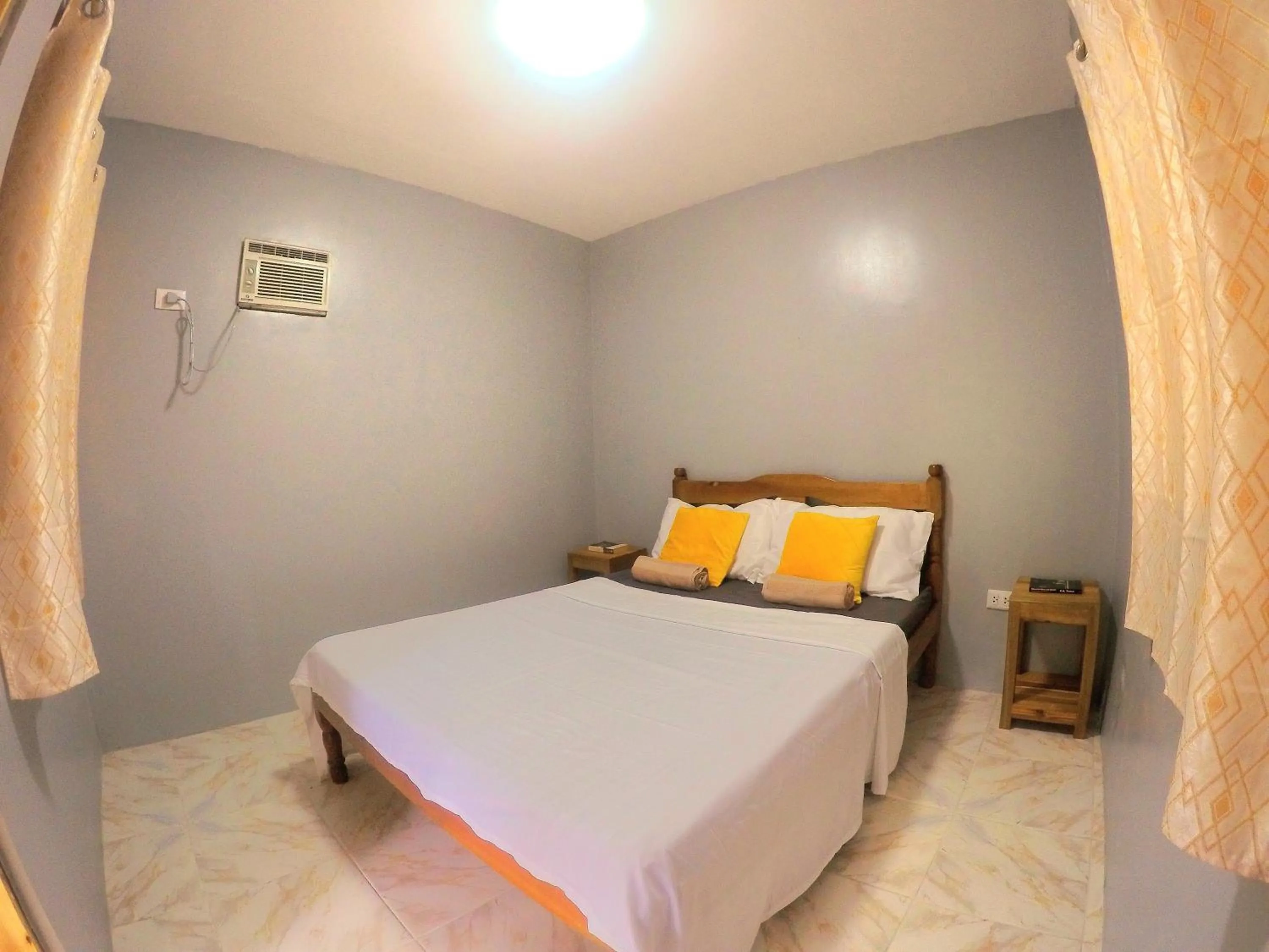 Bed in Al Hamra Jungle Resort