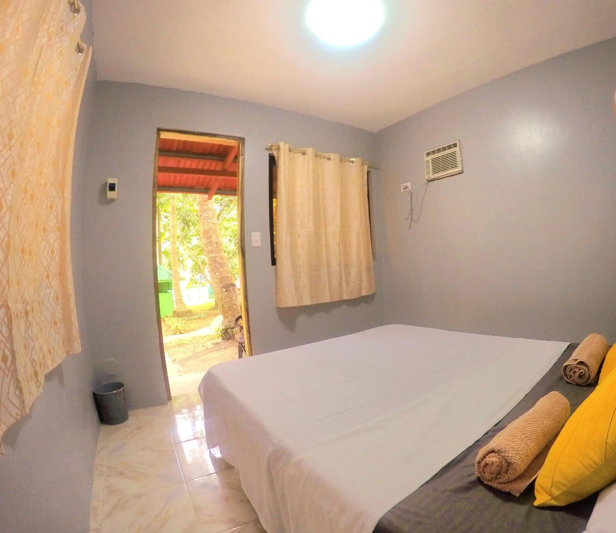 Bed in Al Hamra Jungle Resort