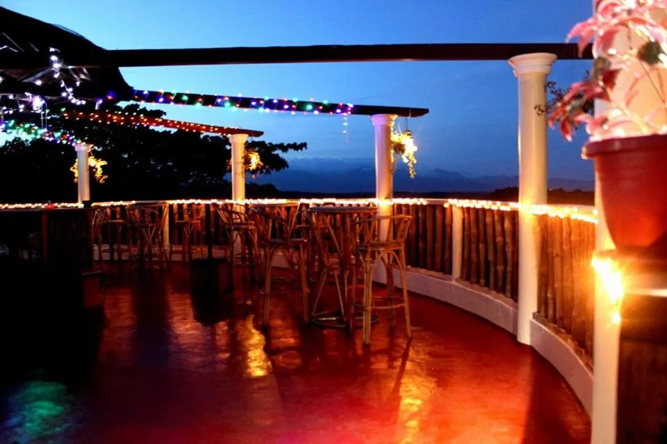 Lounge or bar in Al Hamra Jungle Resort