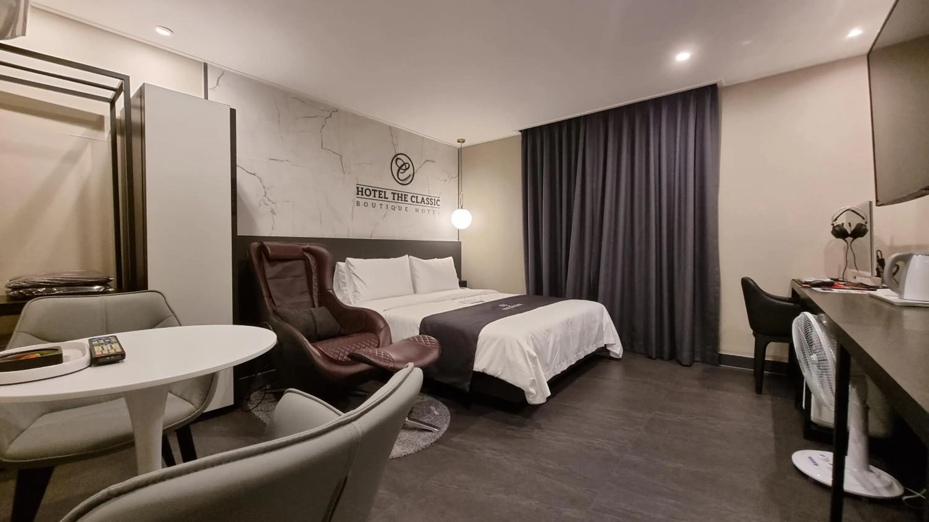 Bed in Hotel The Classic