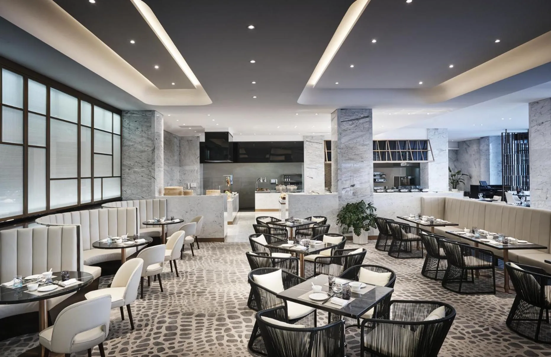 Restaurant/places to eat in The Senz Hotel & SPA