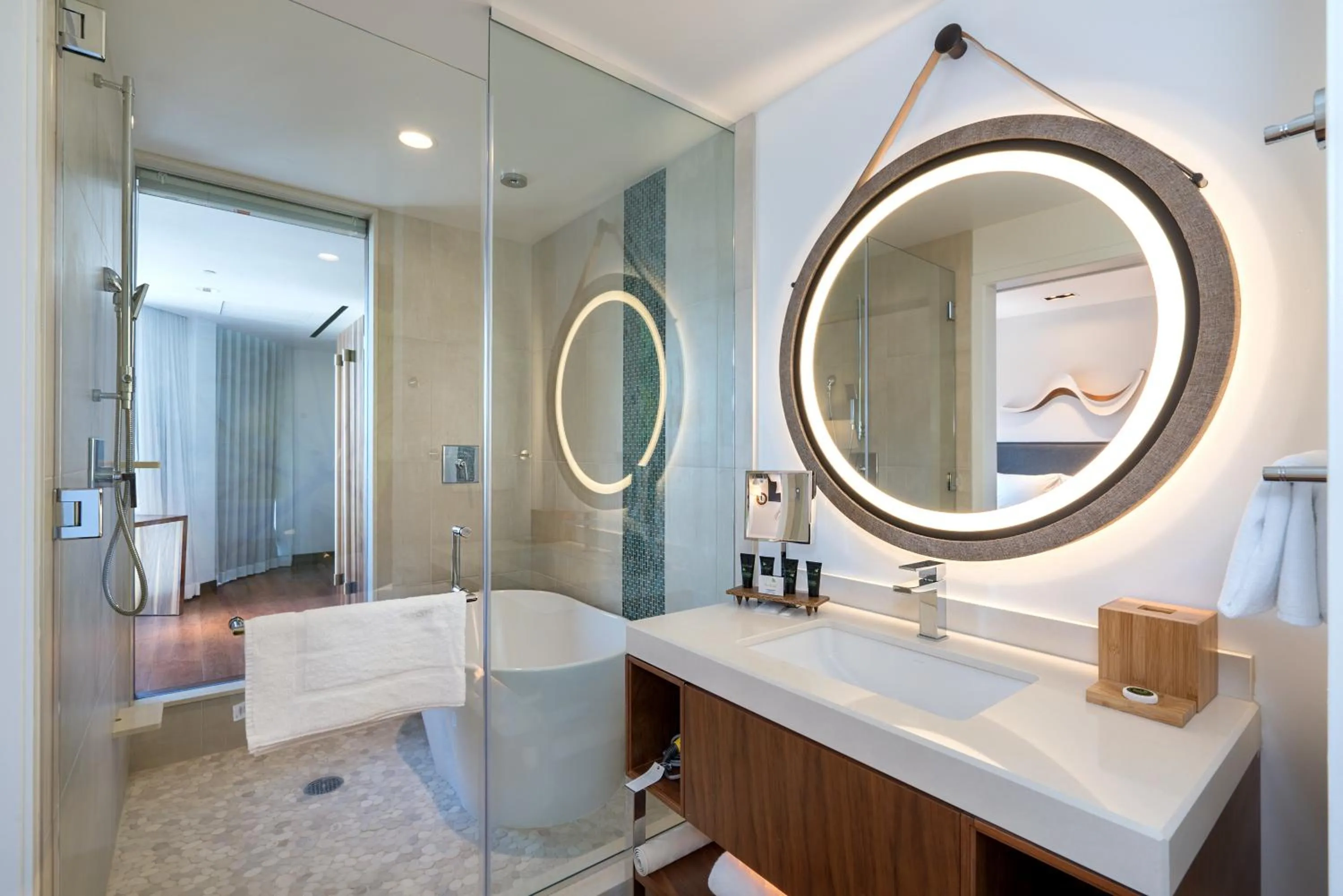 Hyatt Centric Waikiki Beach