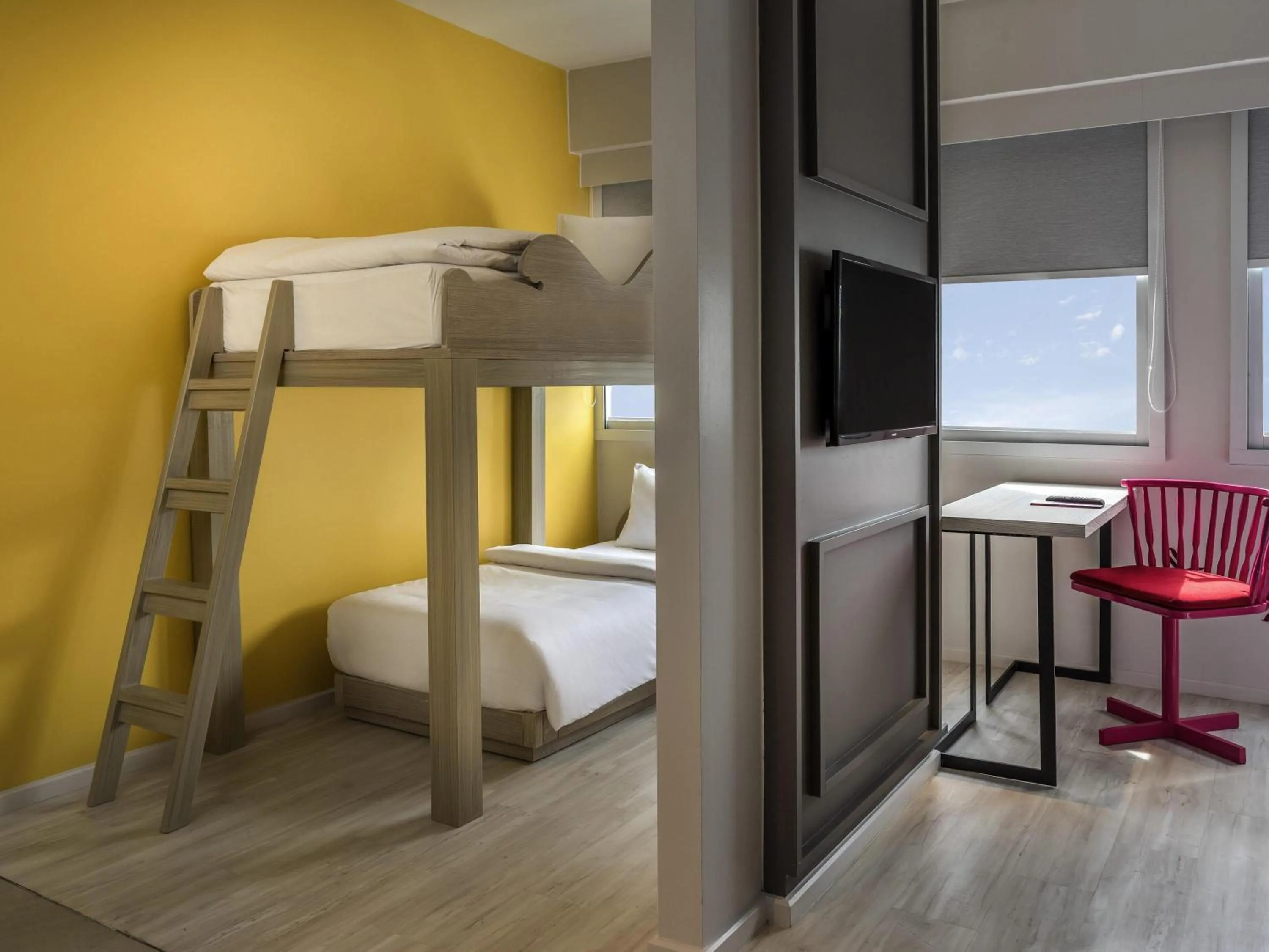 Bedroom, Bed in Ibis Styles Phuket City