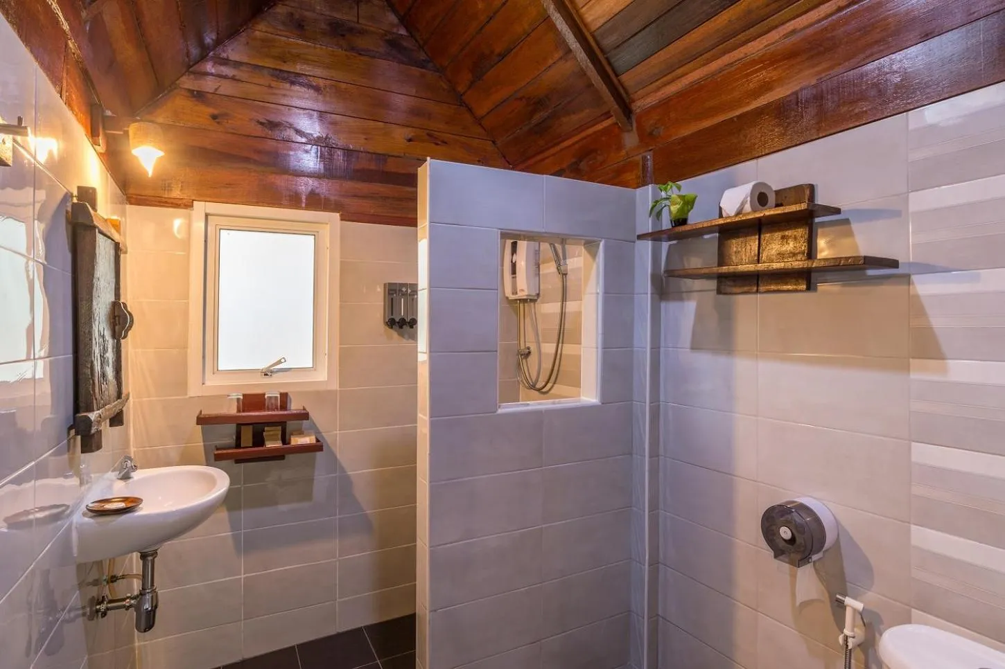 Bathroom in Koh Jum Ocean Beach Resort