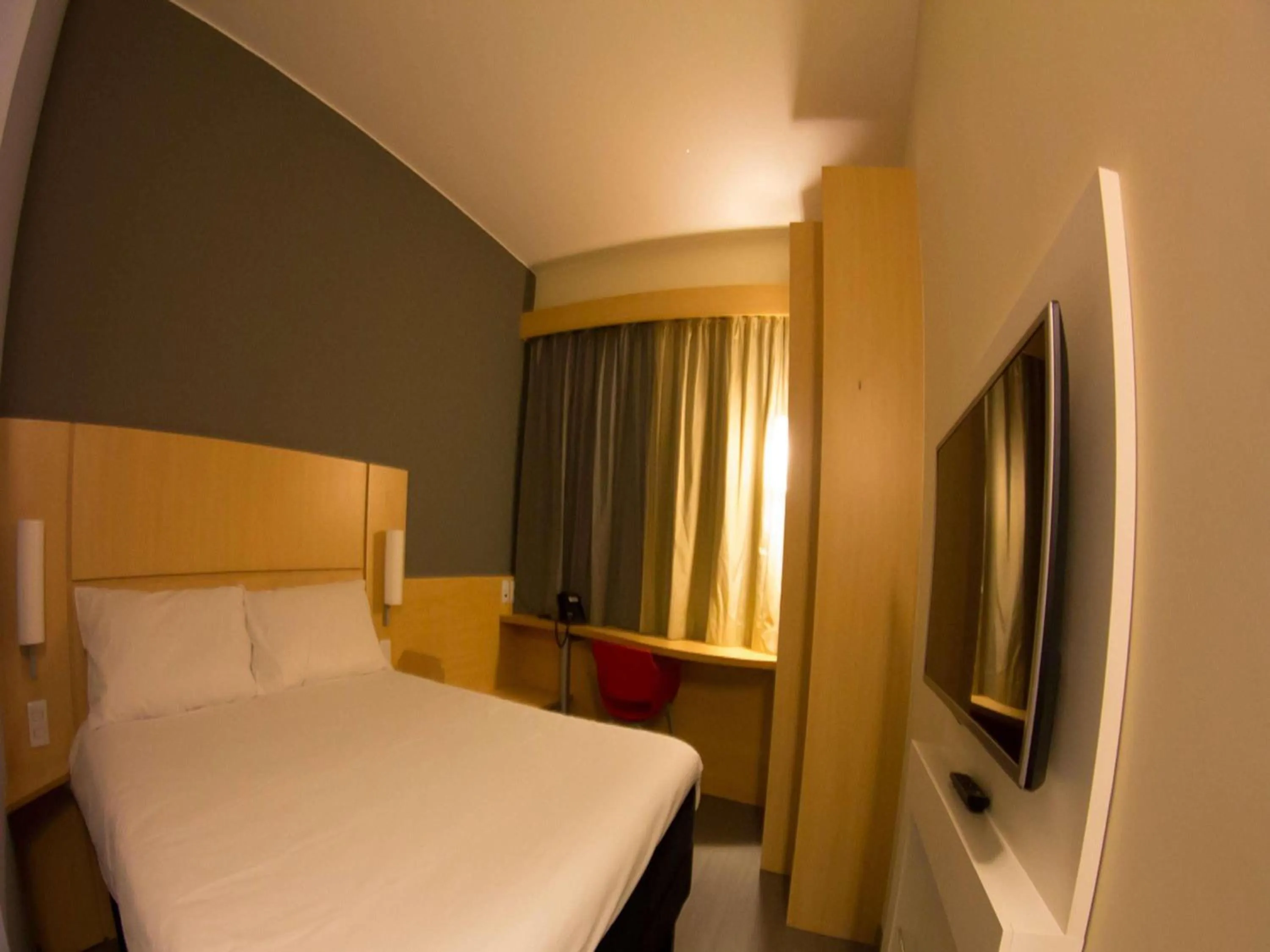 Bedroom, Bed in ibis Catalao
