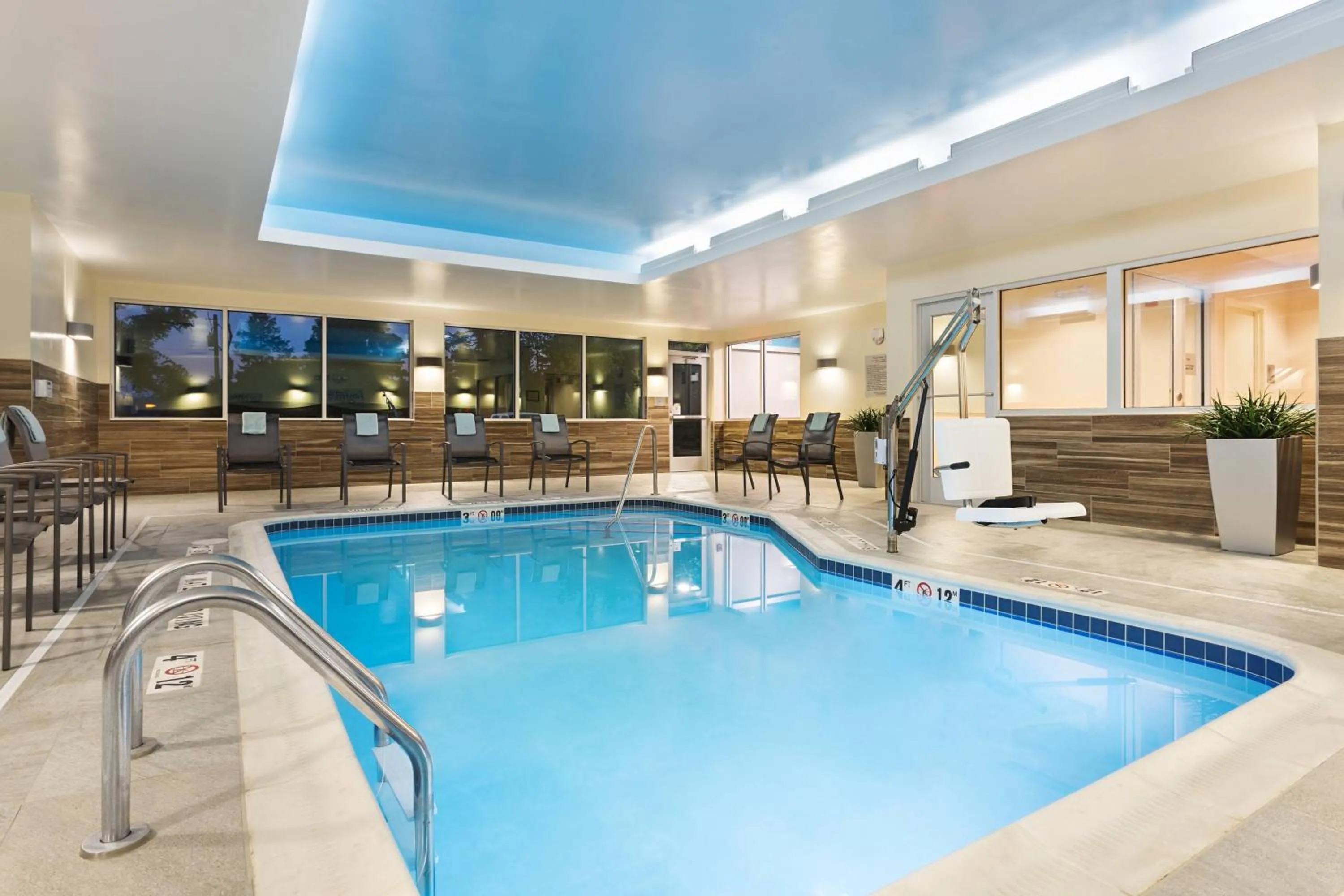 Swimming pool in Fairfield Inn & Suites by Marriott Belle Vernon
