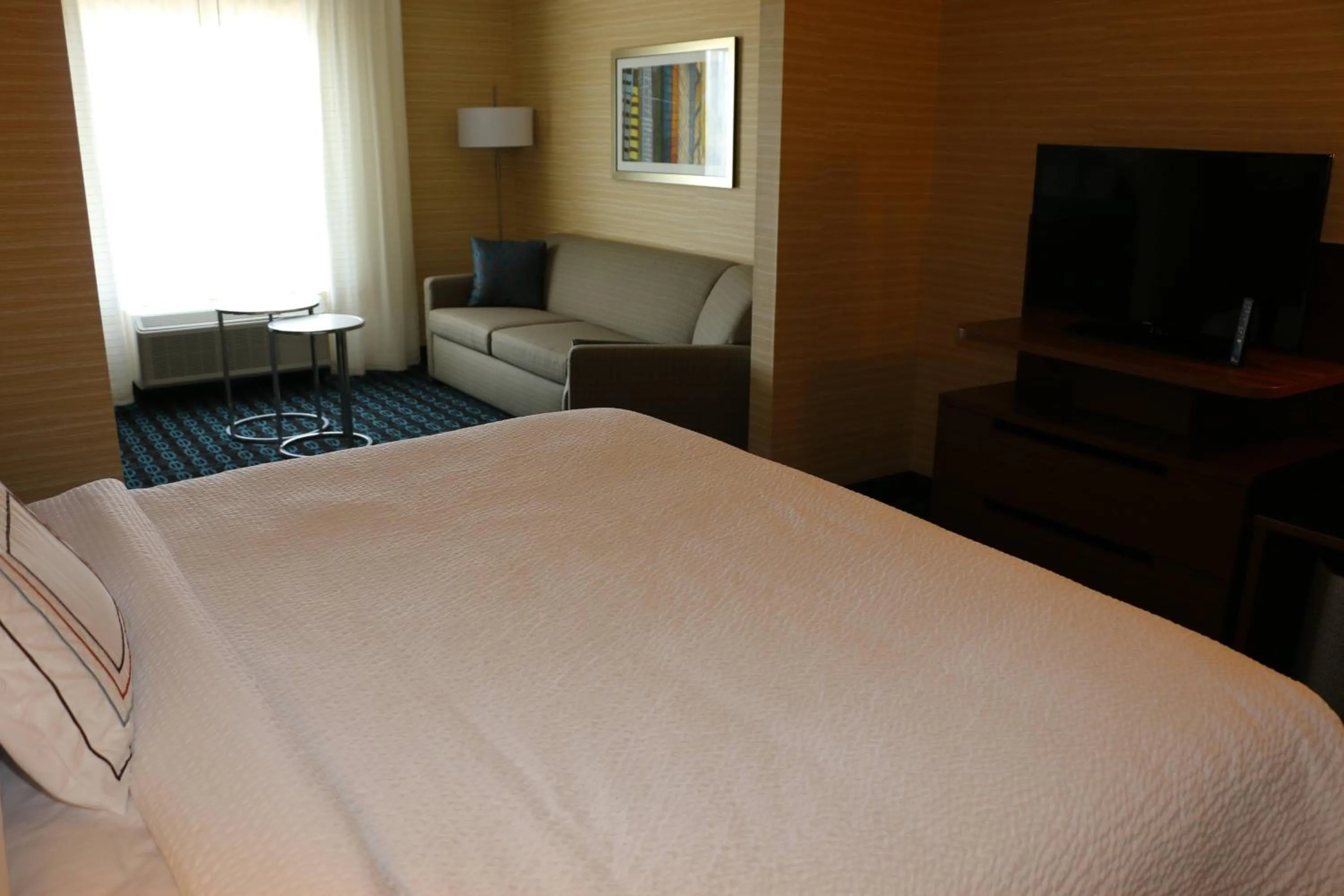 Bedroom, Bed in Fairfield Inn & Suites by Marriott Bowling Green