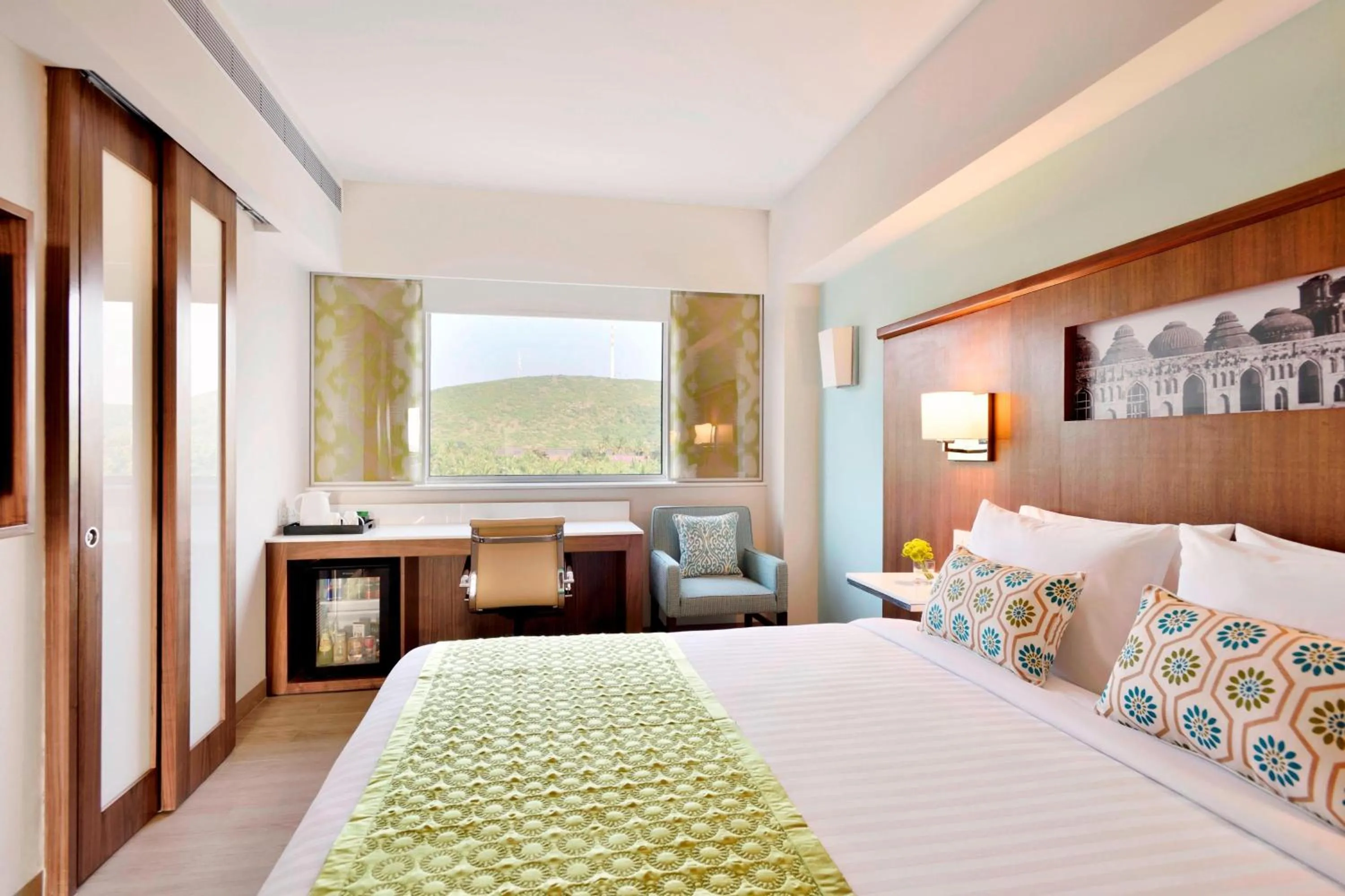 Photo of the whole room, Bed in Fairfield by Marriott Belagavi