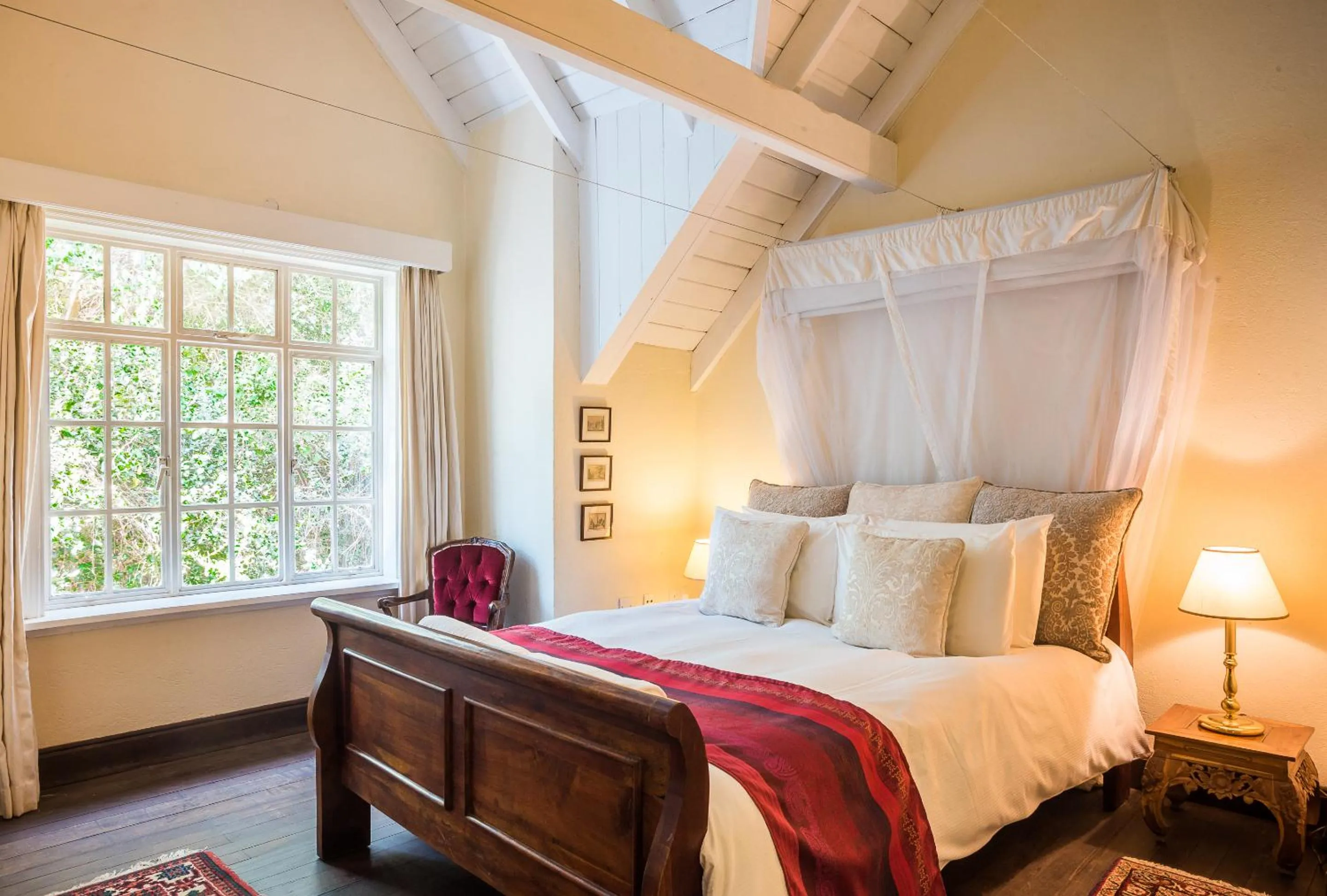 Bed in Karen Gables