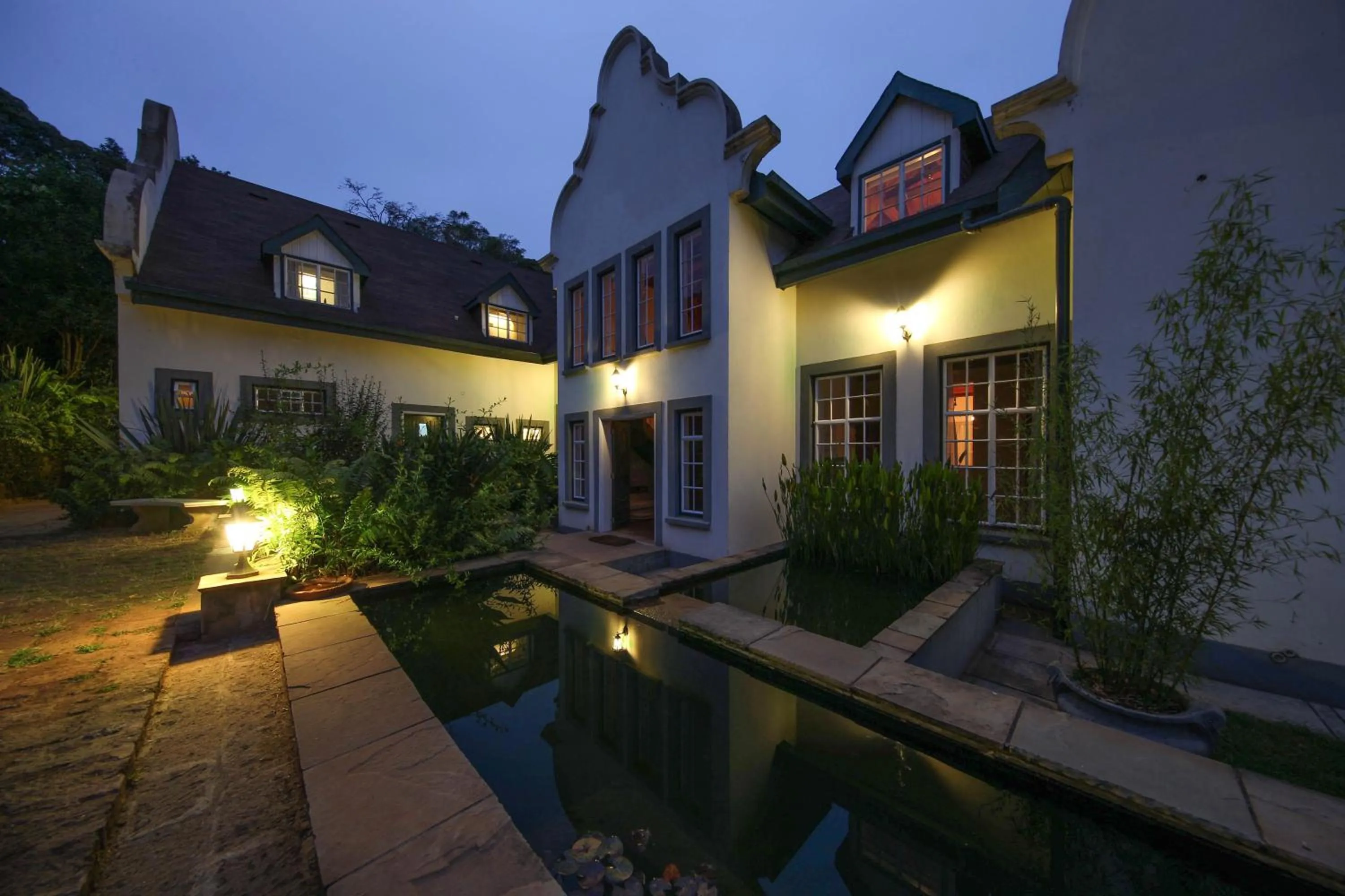 Night in Karen Gables