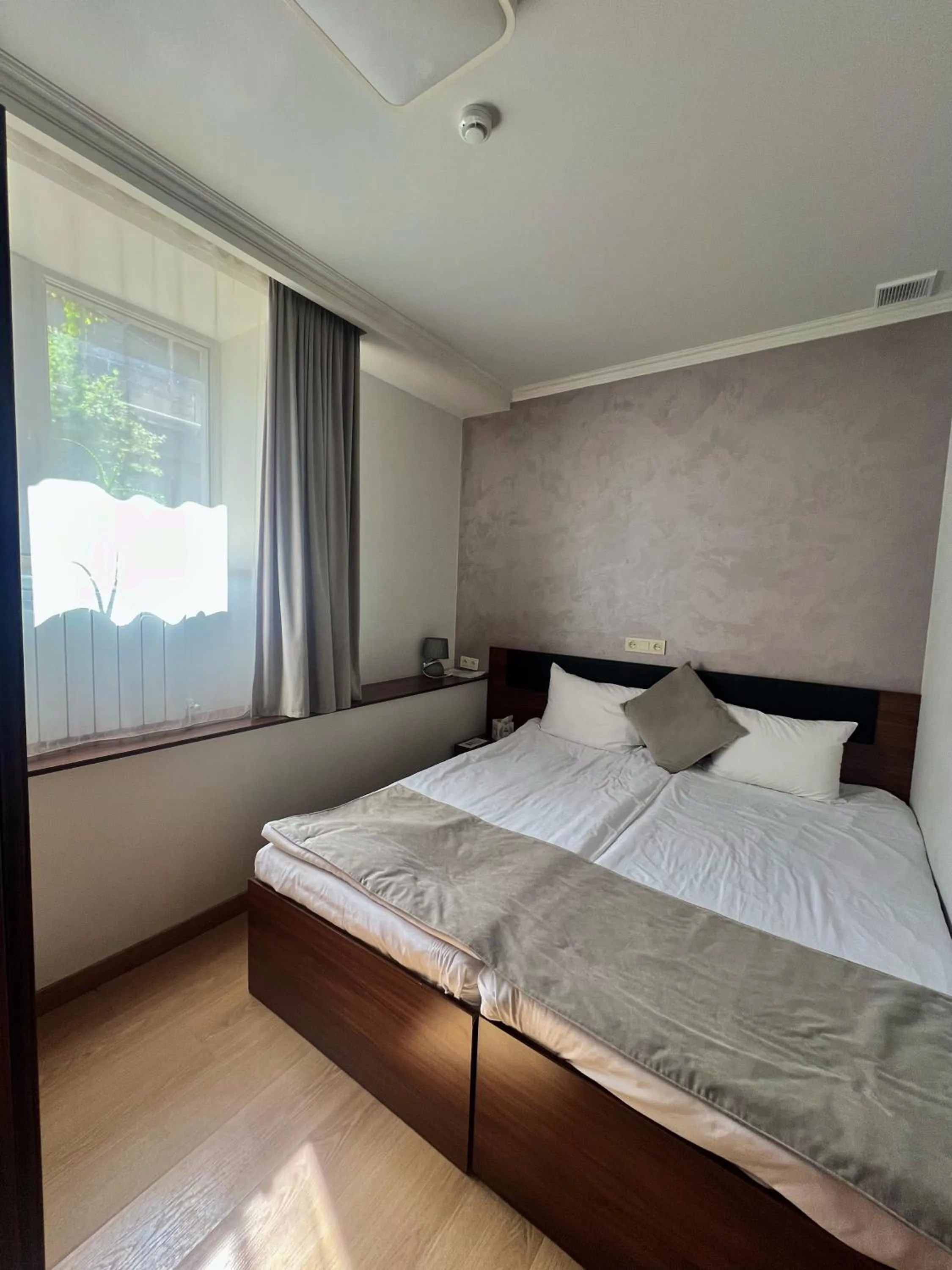 Bed in Mashtots Hotel