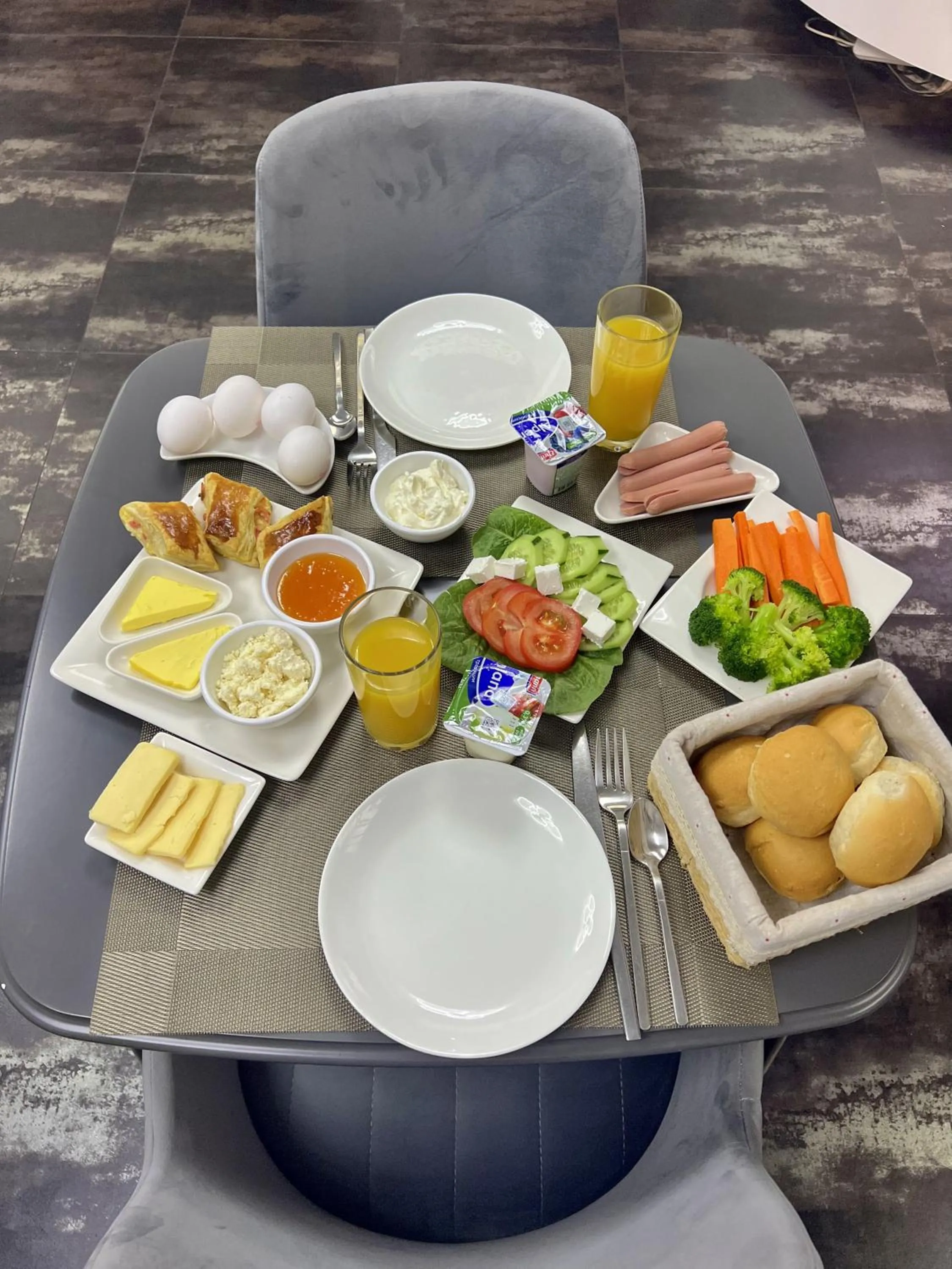 Breakfast in Mashtots Hotel