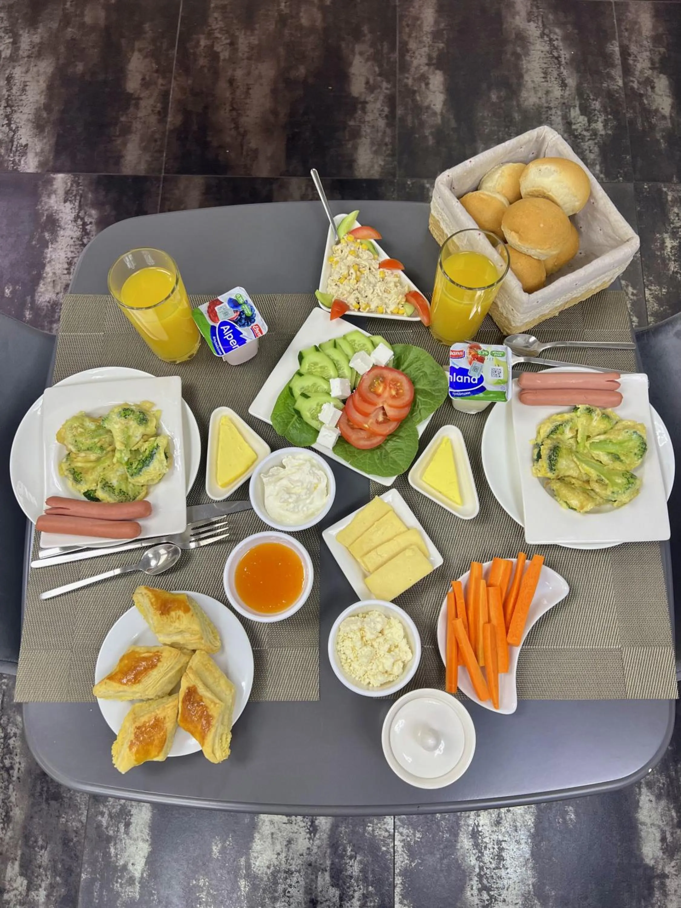 Breakfast in Mashtots Hotel