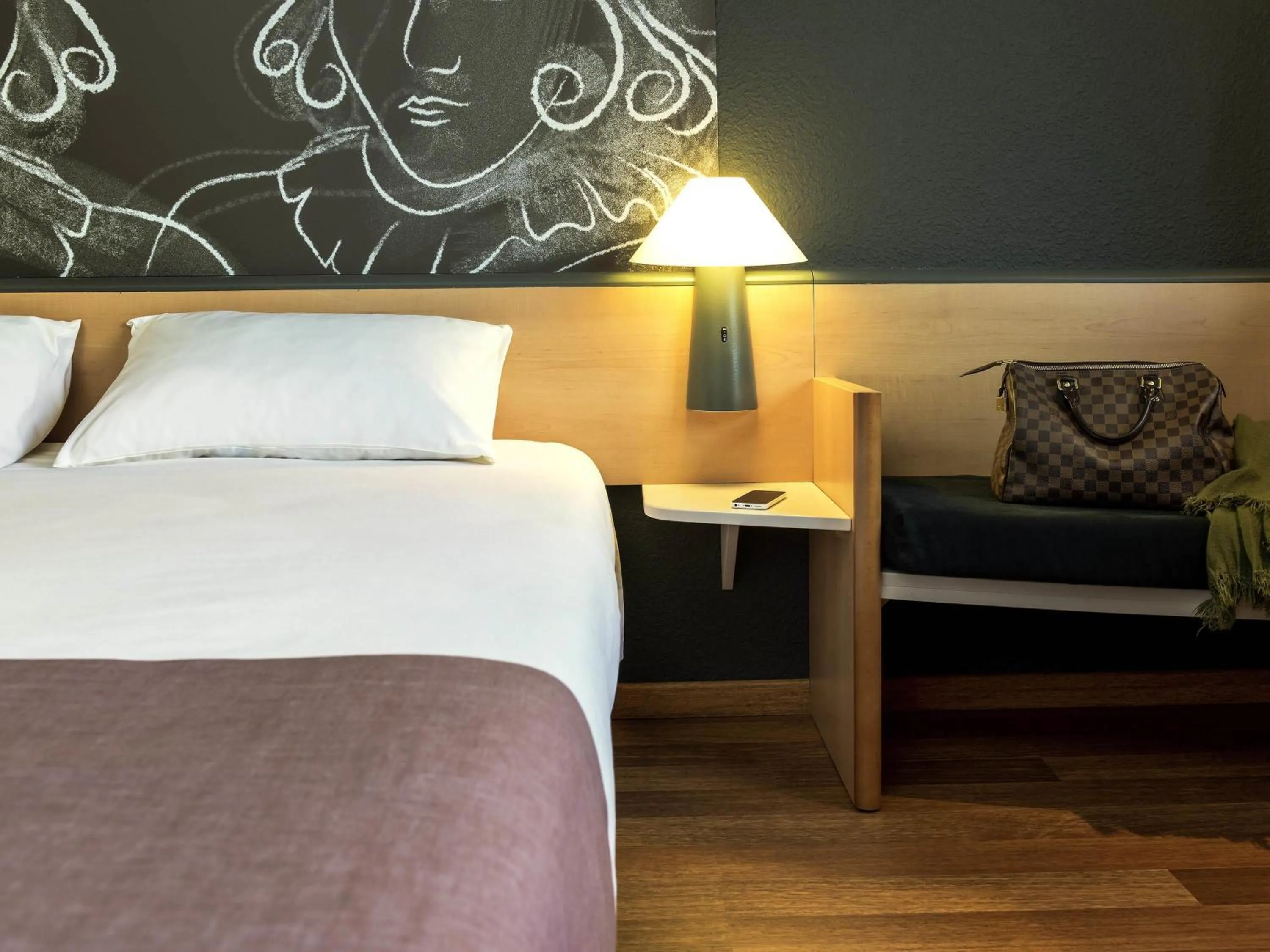 Bedroom, Bed in ibis Aalst