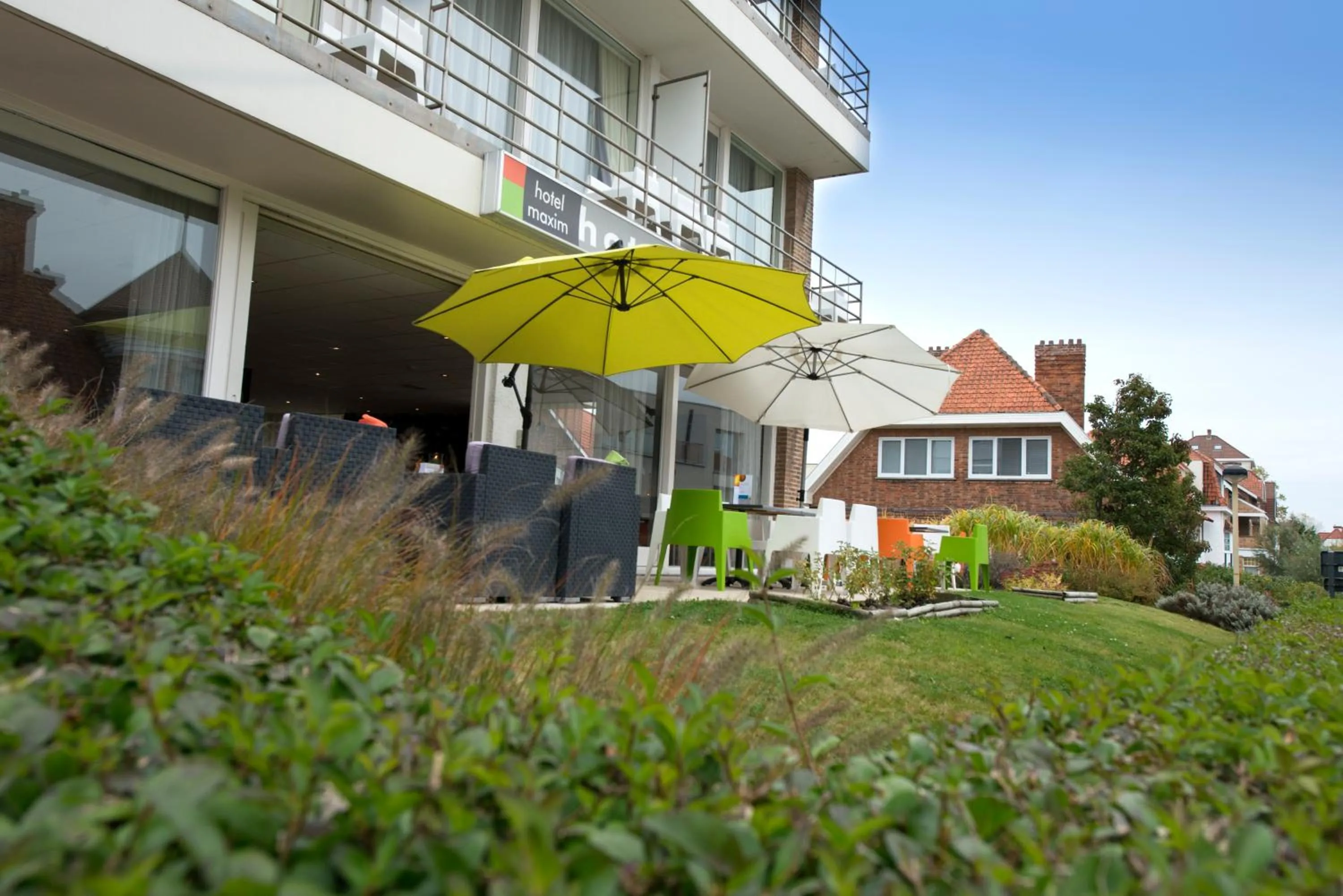 Property building in Hotel Maxim