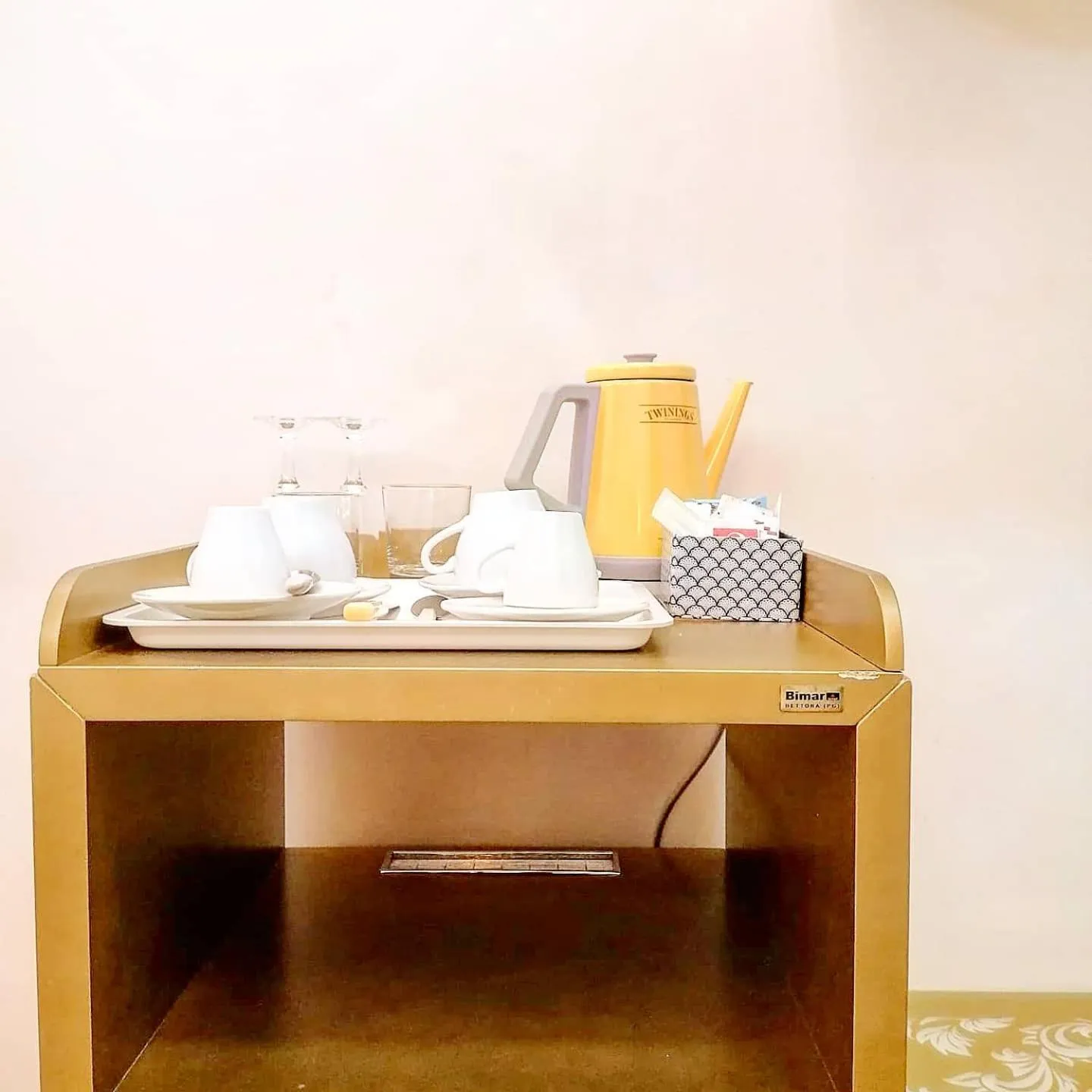 Coffee/tea facilities in Persia Collection Trevi