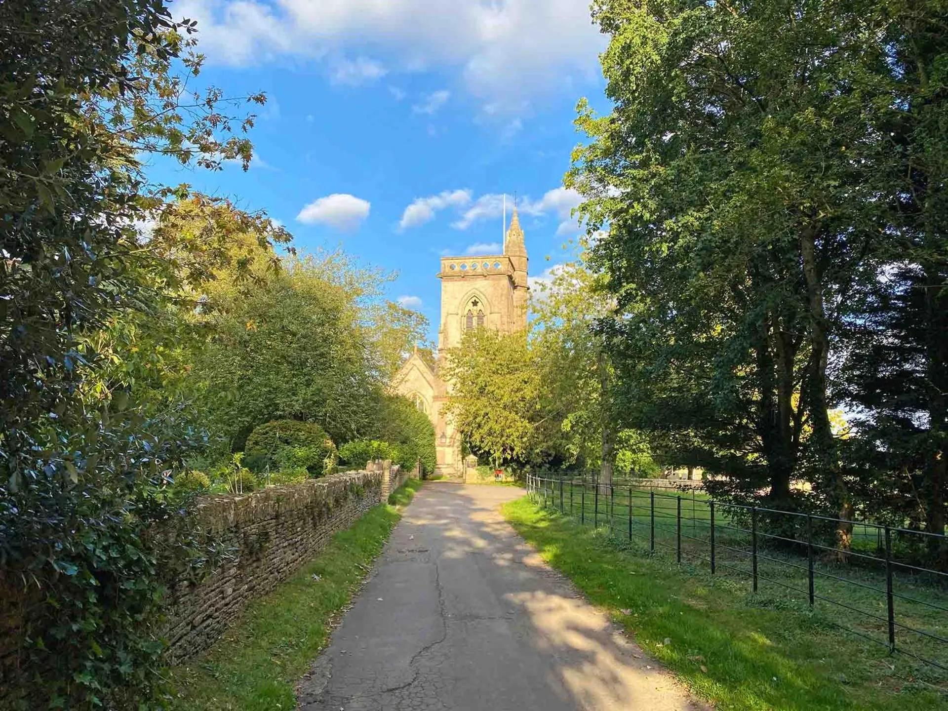 Neighbourhood in Cat and Custard Pot Inn