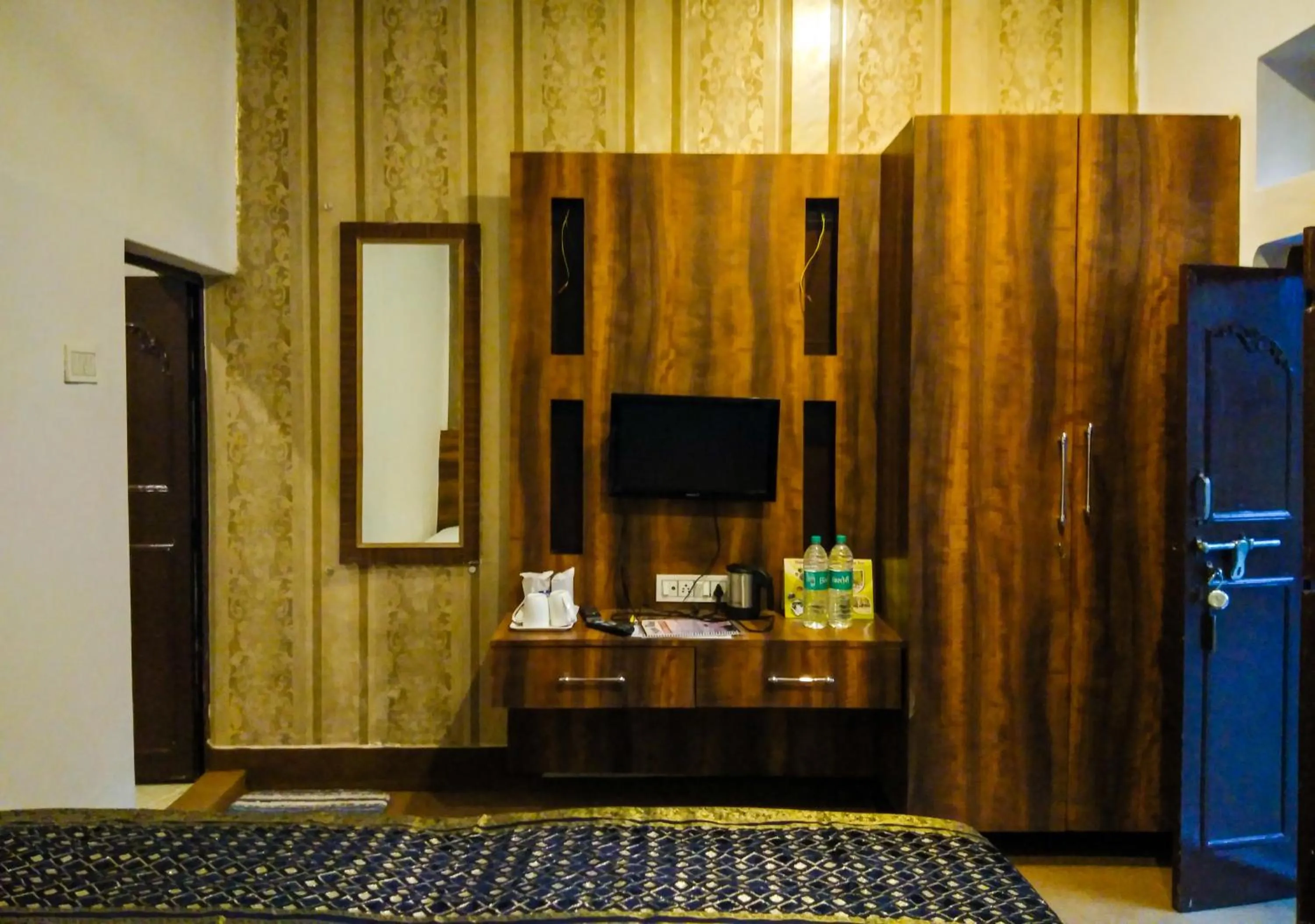 Dwivedi Hotels Hotel Elena