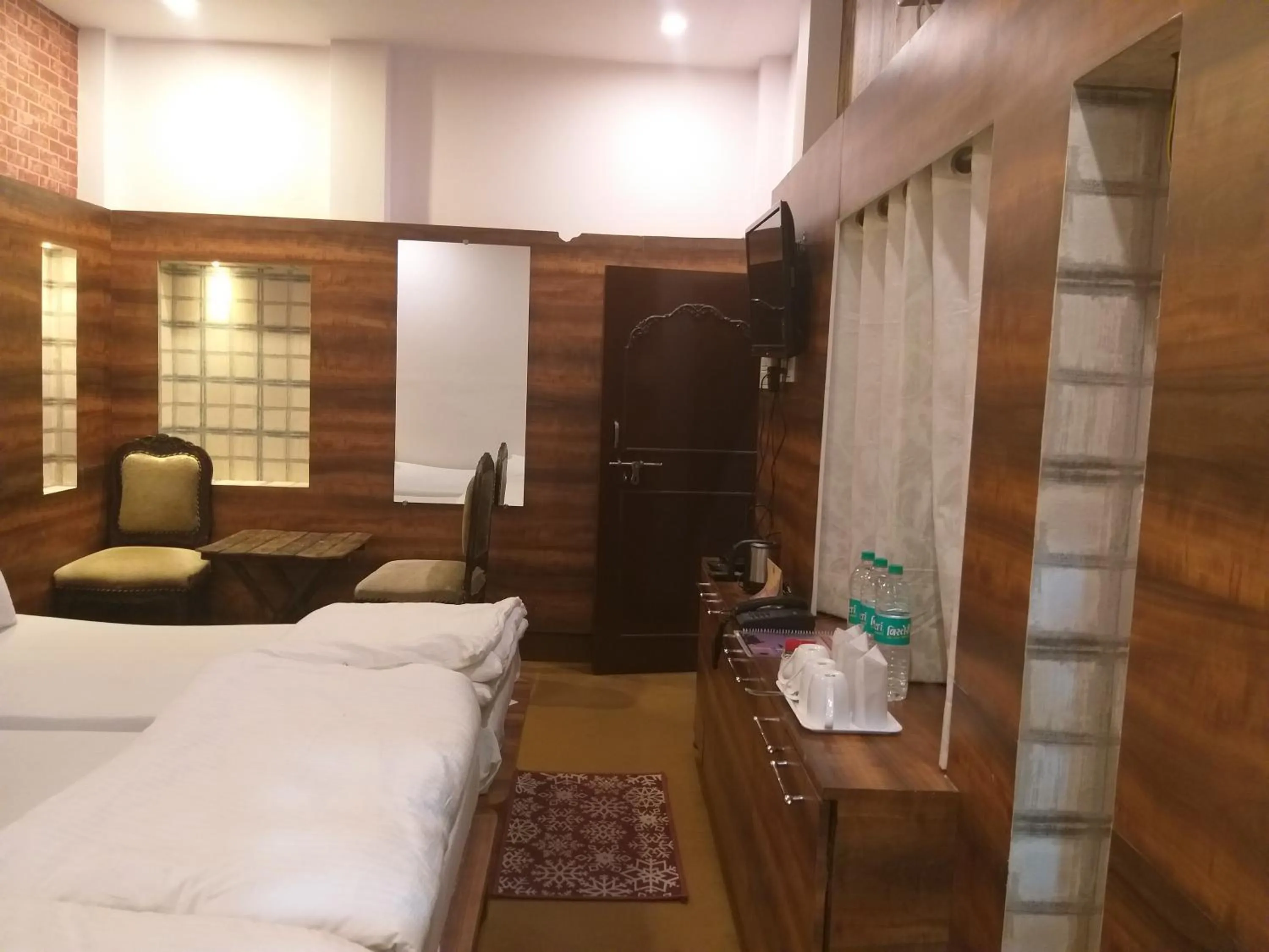 Dwivedi Hotels Hotel Elena
