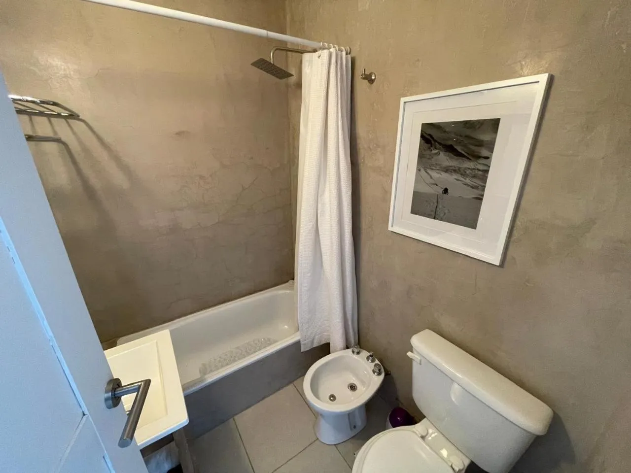 Shower in Patagonia Hikes Aparts