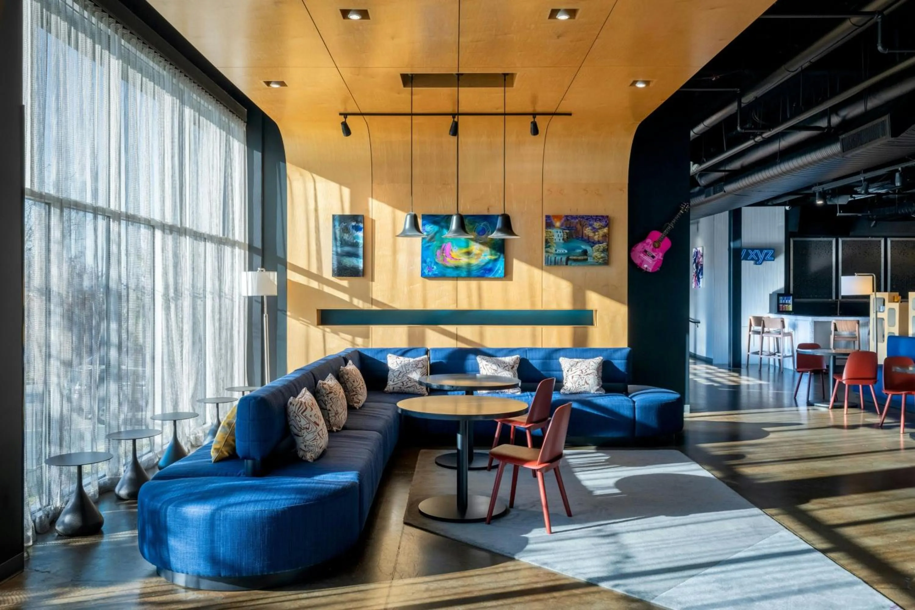 Restaurant/places to eat in Aloft Columbia Downtown