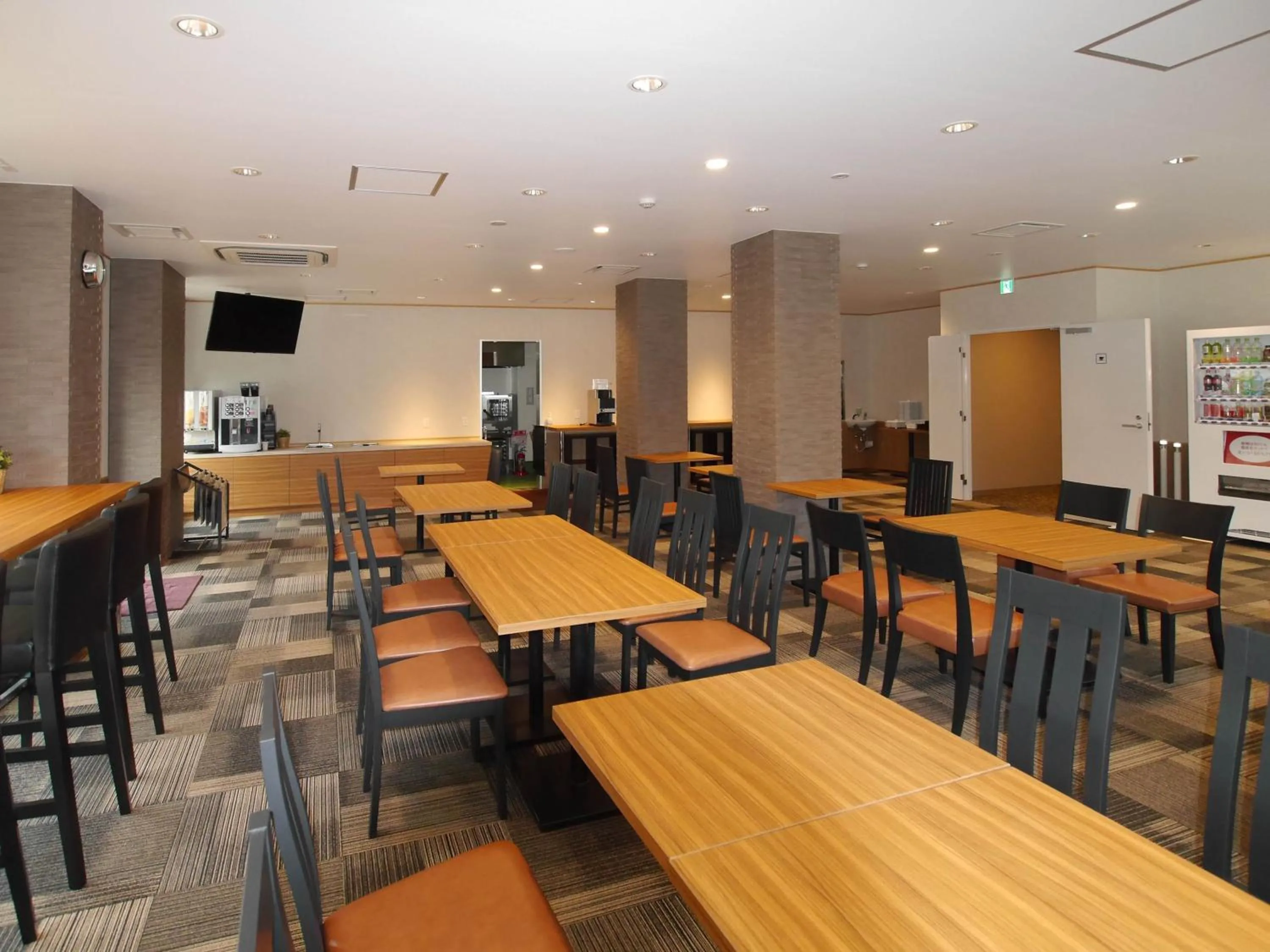 Communal lounge/ TV room in Amistad Hotel