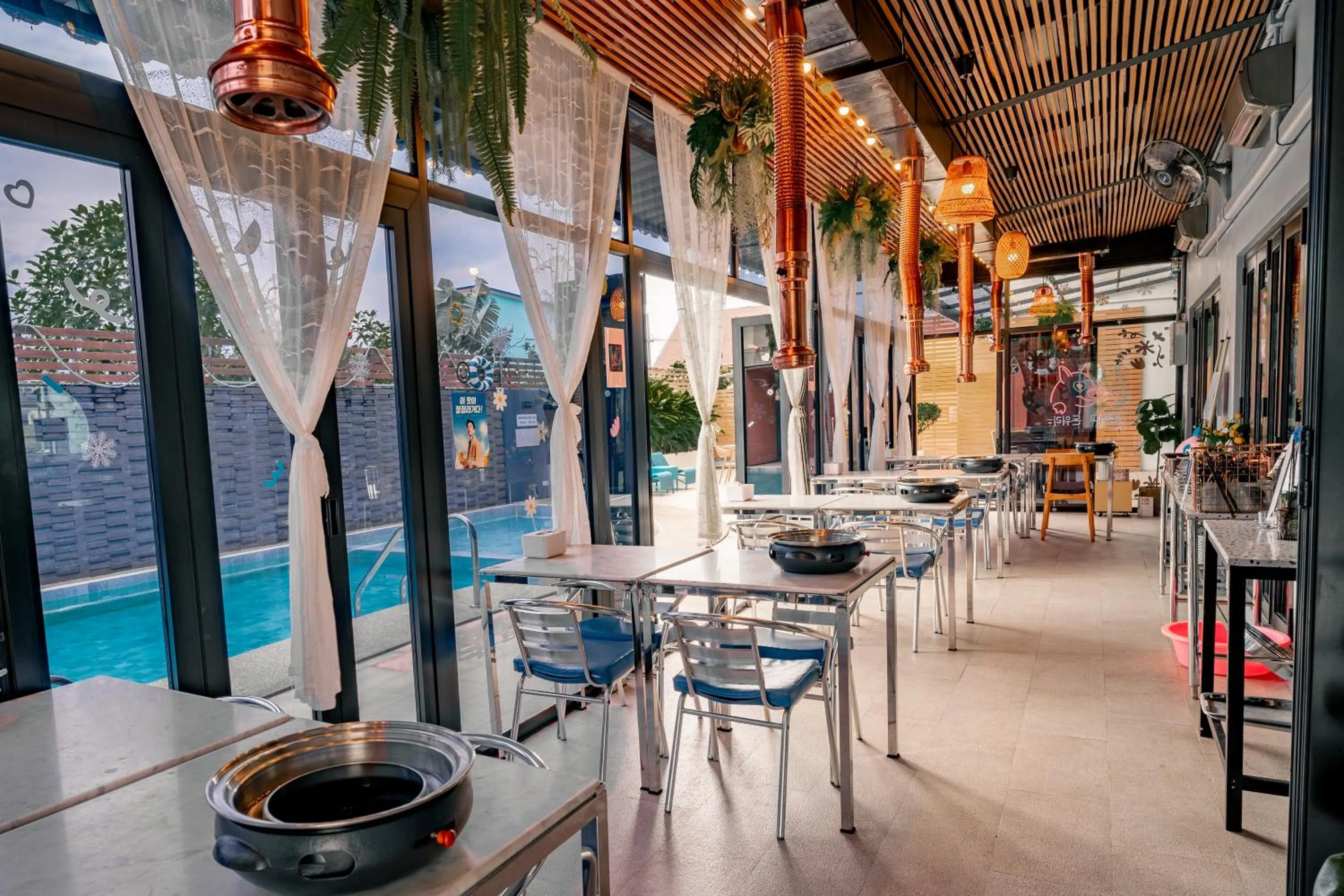 Restaurant/places to eat in The Galla Hotel