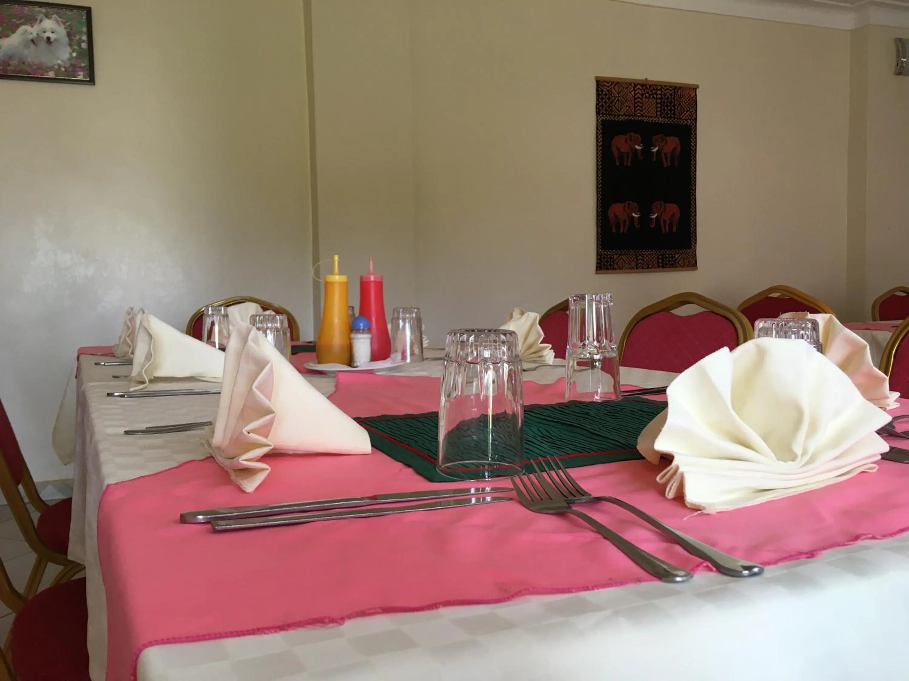Restaurant/places to eat in Dream Palace Hotel Mbale