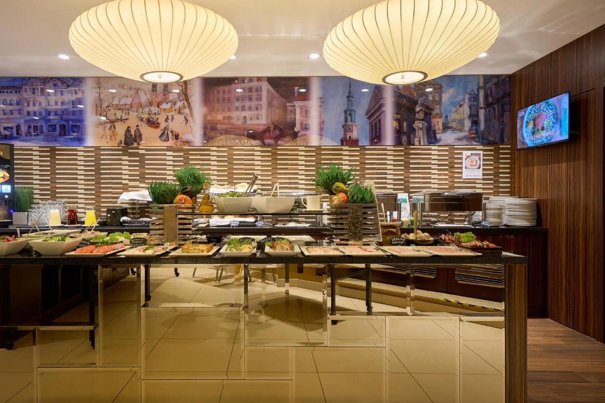 Buffet breakfast in Hotel DeSilva Premium Poznań