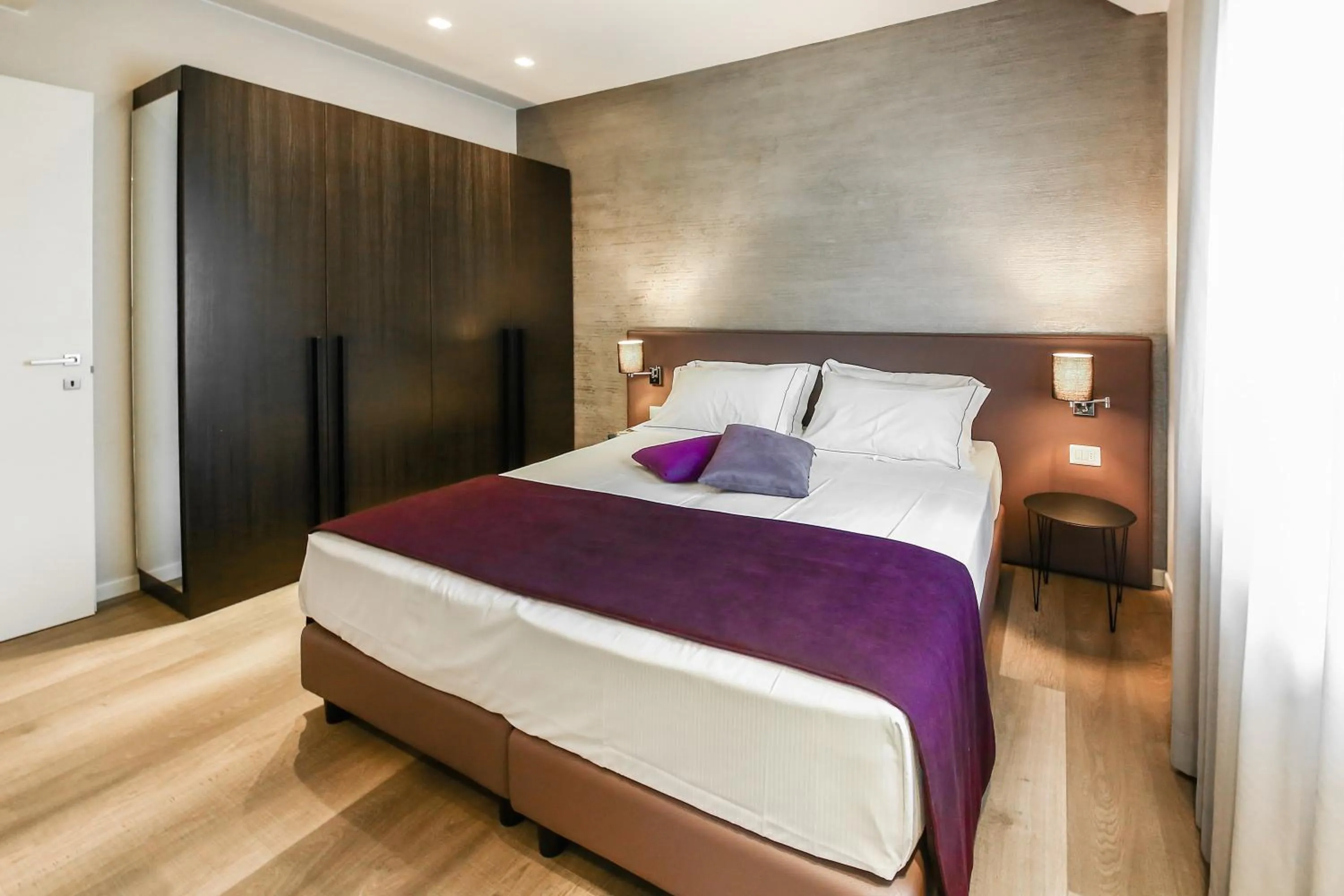 Photo of the whole room, Bed in La Bella Modena