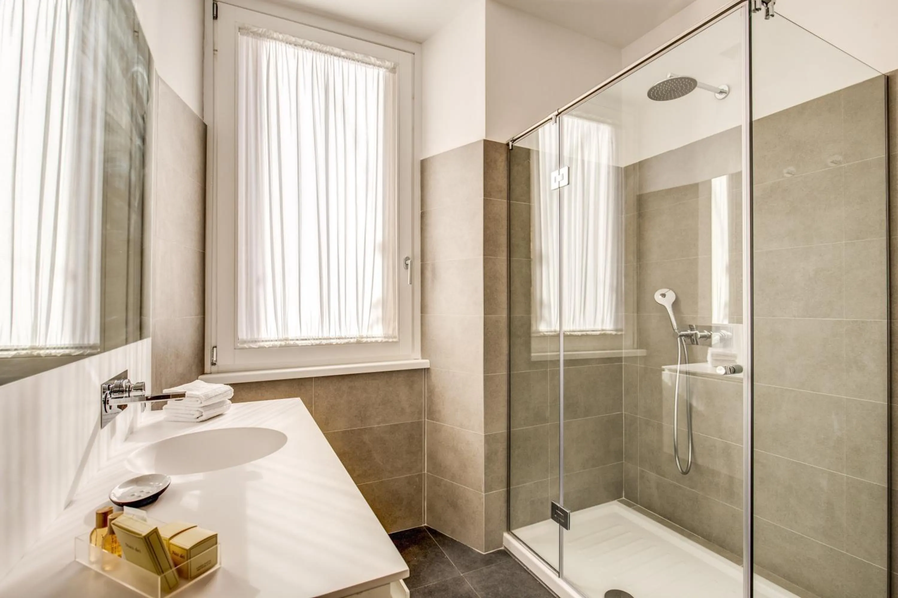 Bathroom in Dopodomani Suite