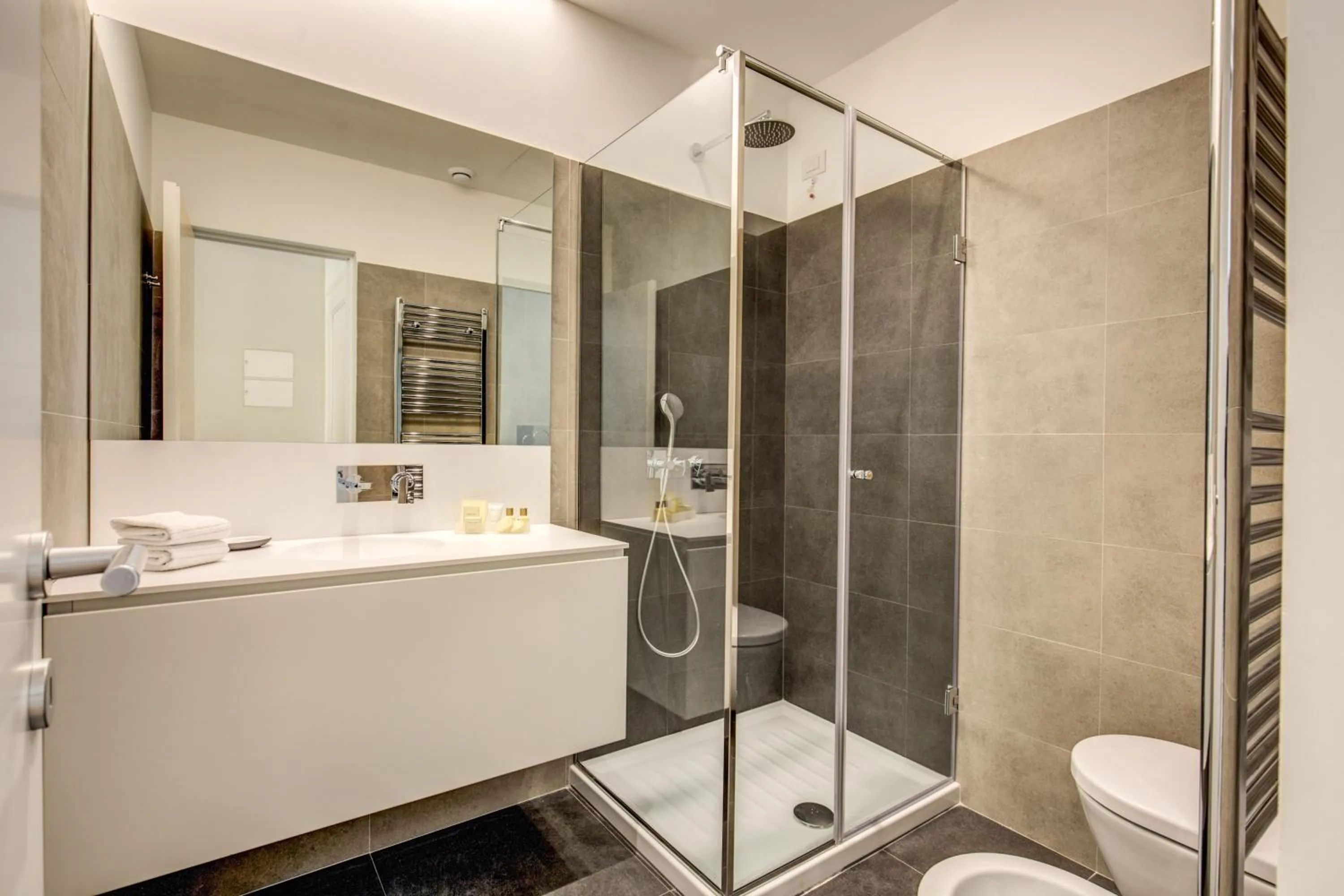 Bathroom in Dopodomani Suite