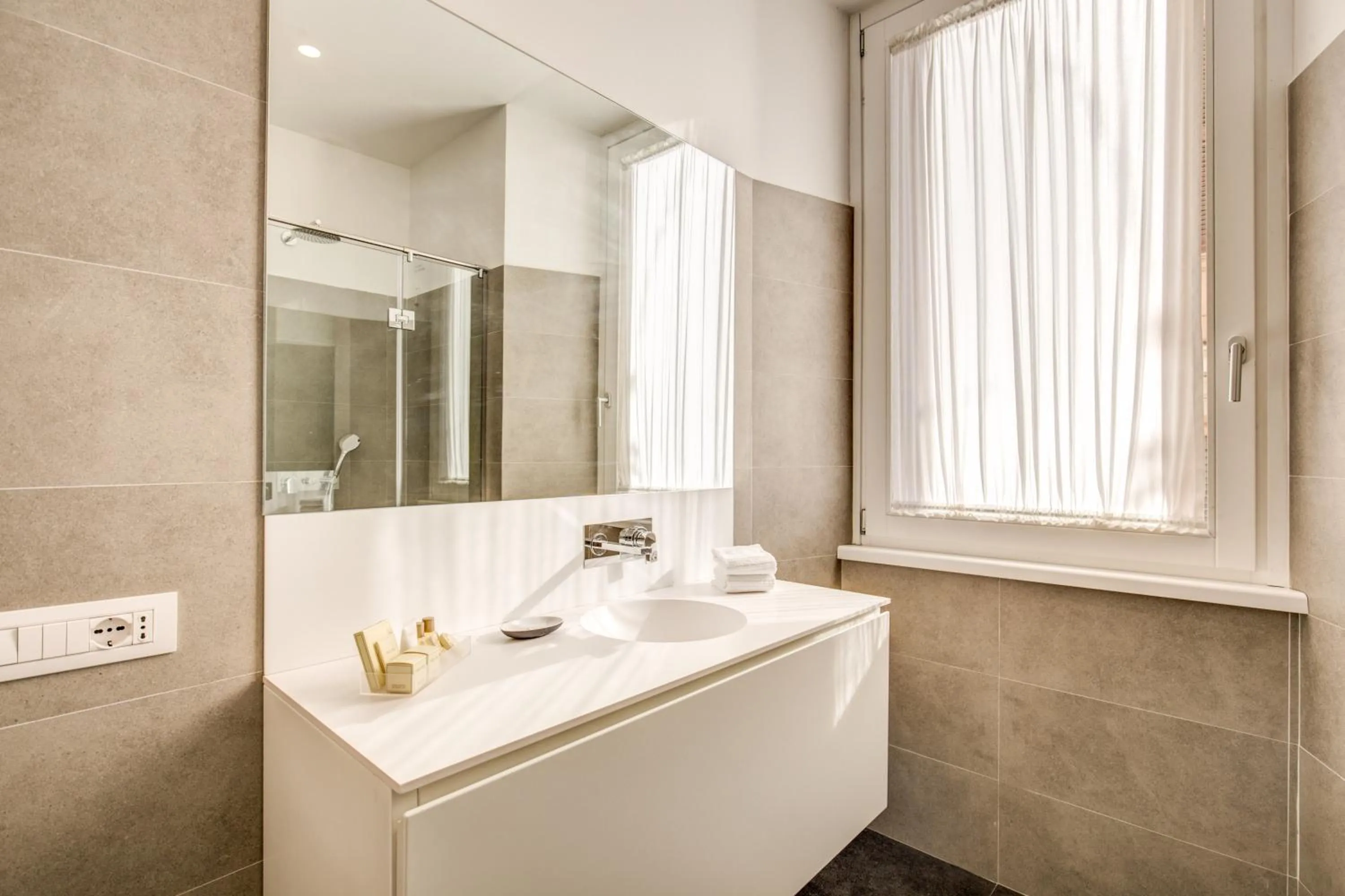 Bathroom in Dopodomani Suite