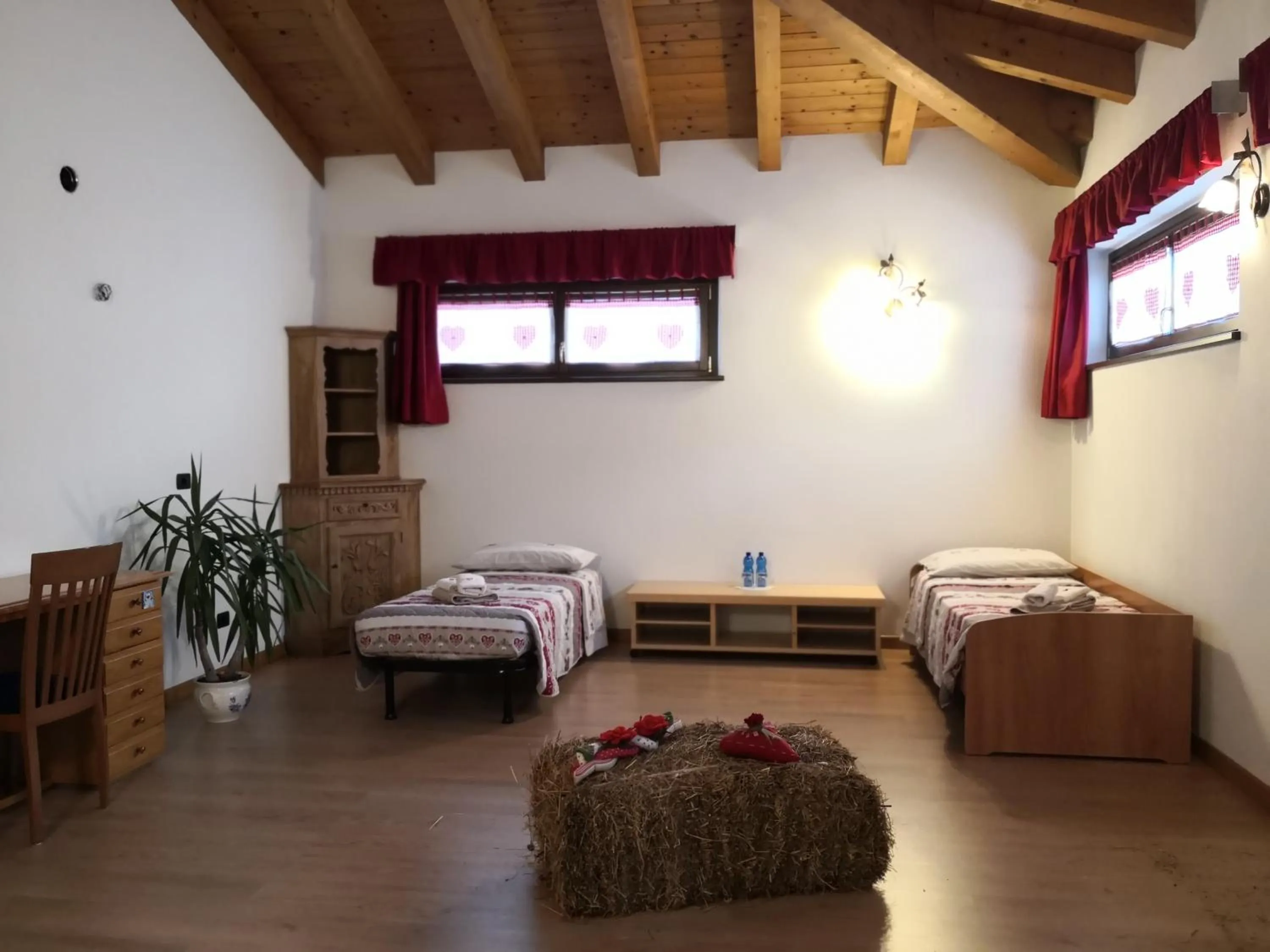 Photo of the whole room, Bed in B&B da mamma Lo