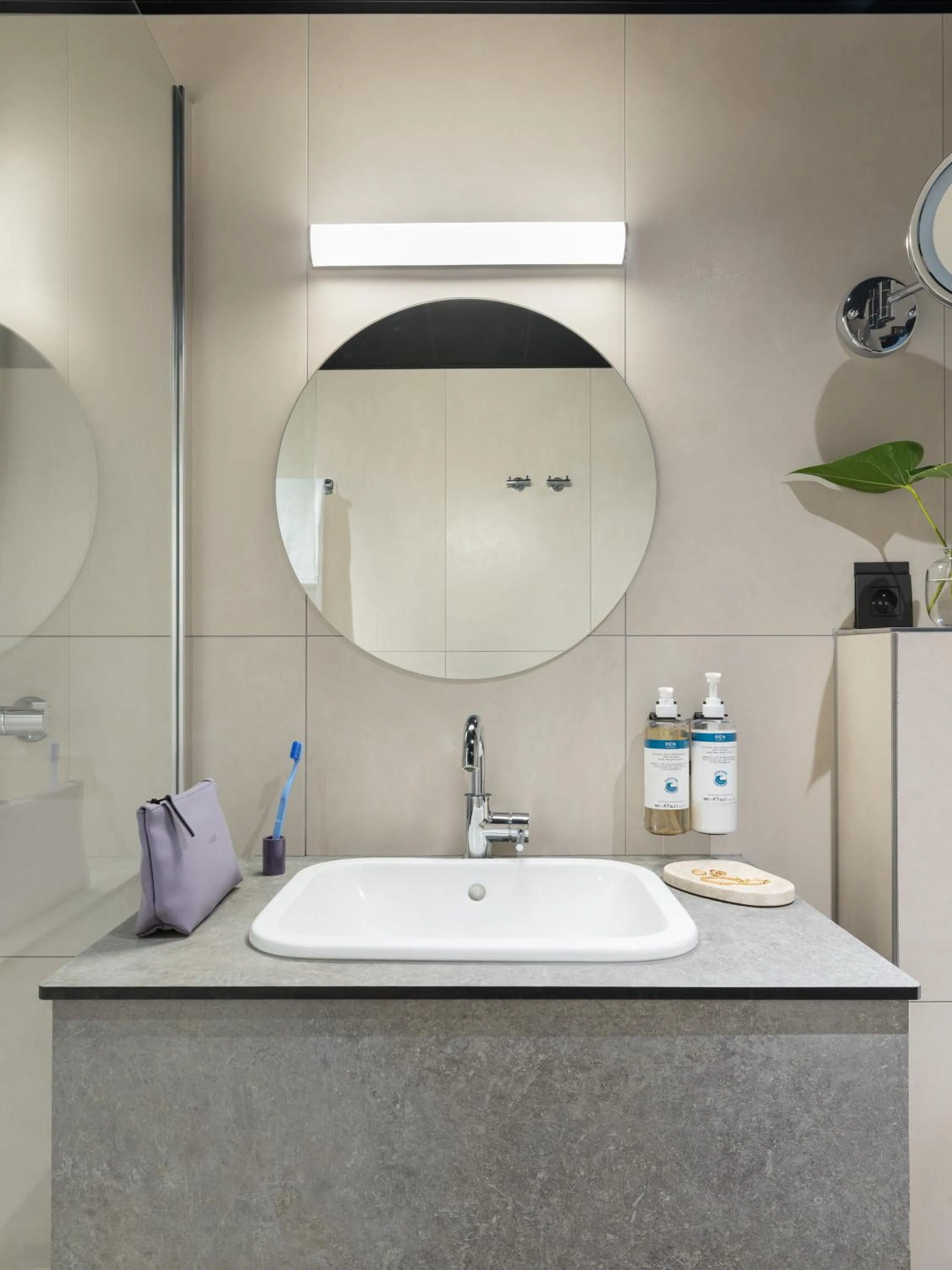 Toilet in Numa Brussels Royal Galleries