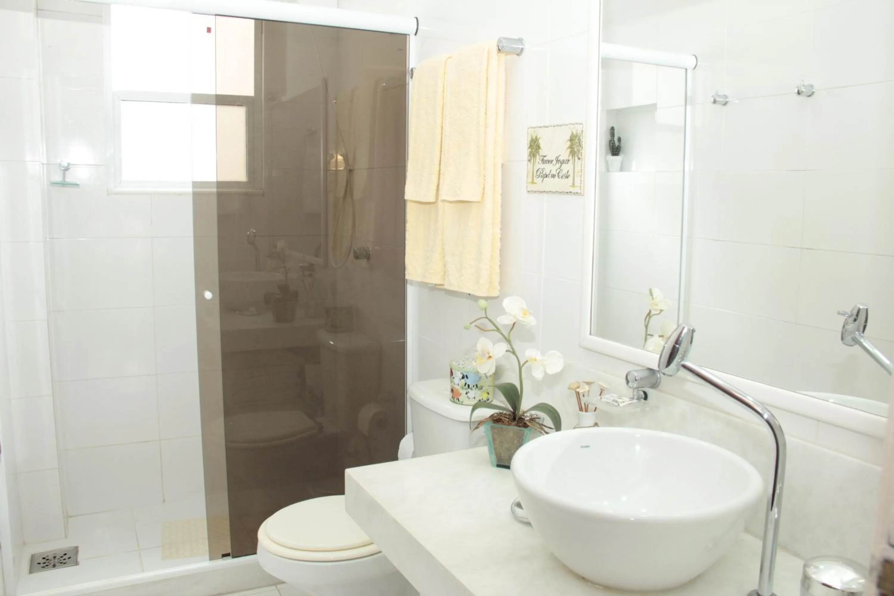 Shower in Apart Hotel Pet Friendly em Búzios