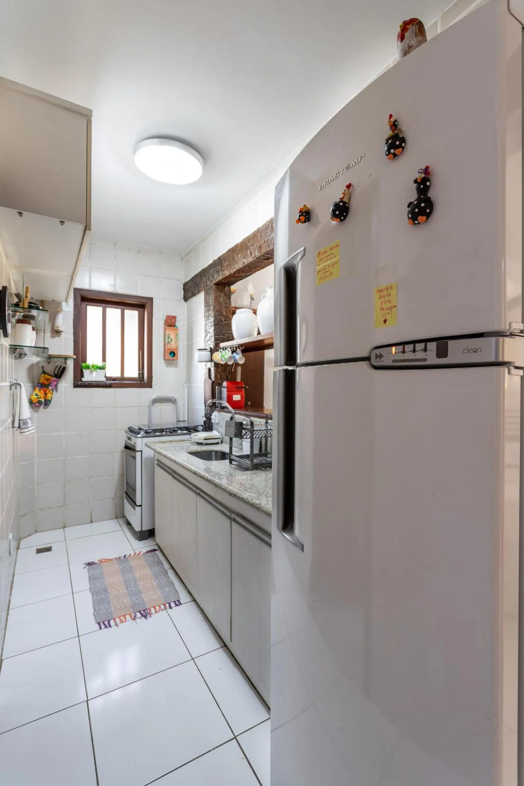 Kitchen or kitchenette in Apart Hotel Pet Friendly em Búzios