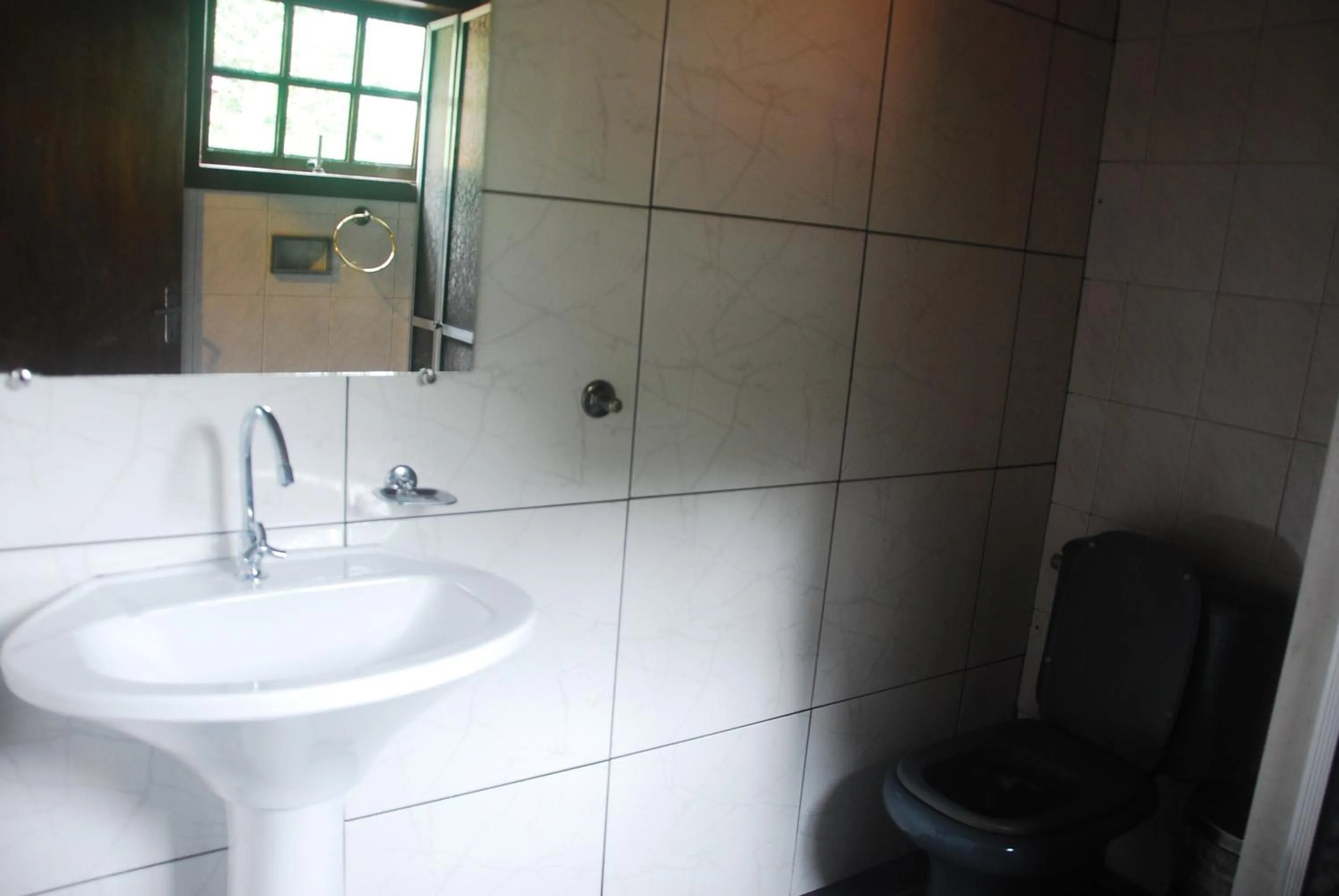 Bathroom in Samblumba Hostel Trindade
