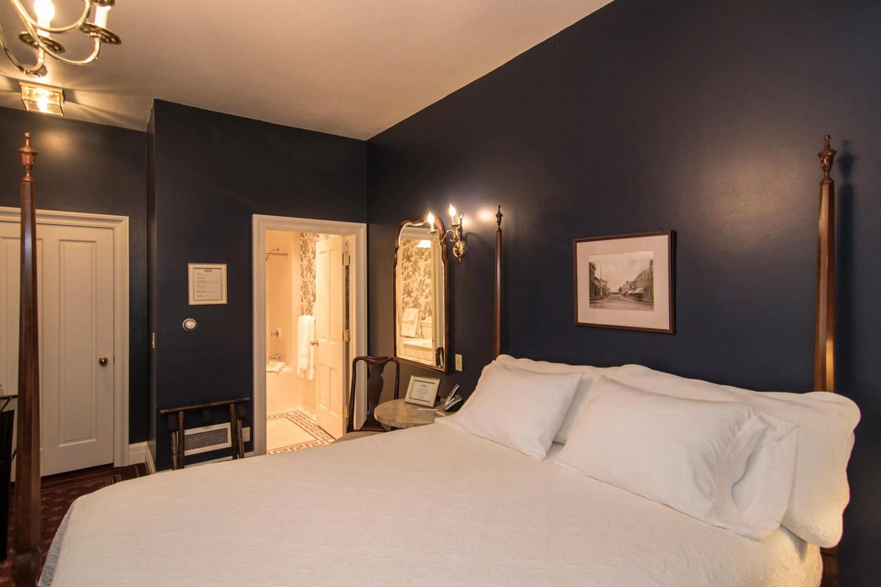 Bedroom, Bed in The Rochester Inn