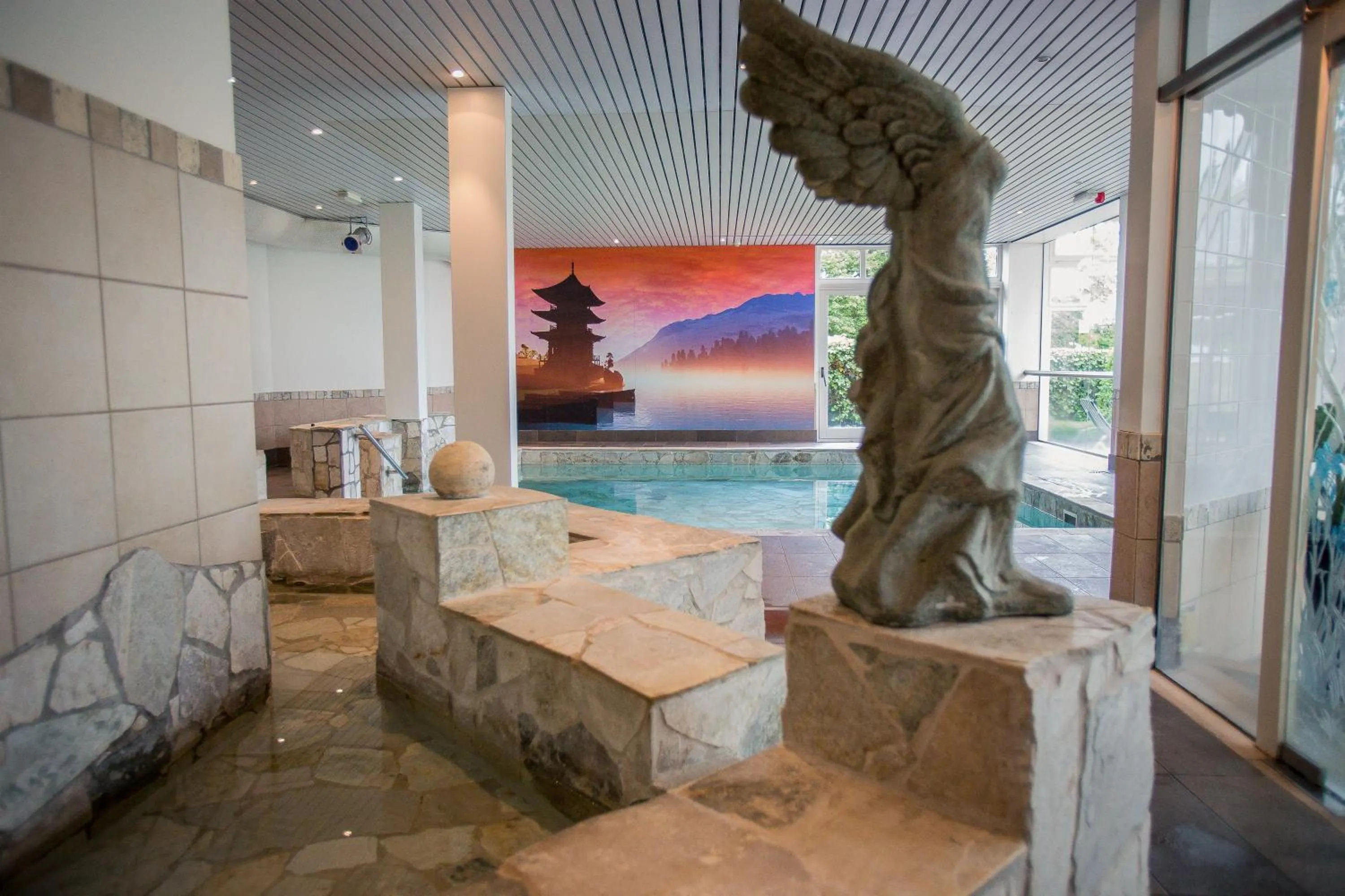 Swimming pool in Hotel Gowell Kuur- en Wellness Yolande Buekers