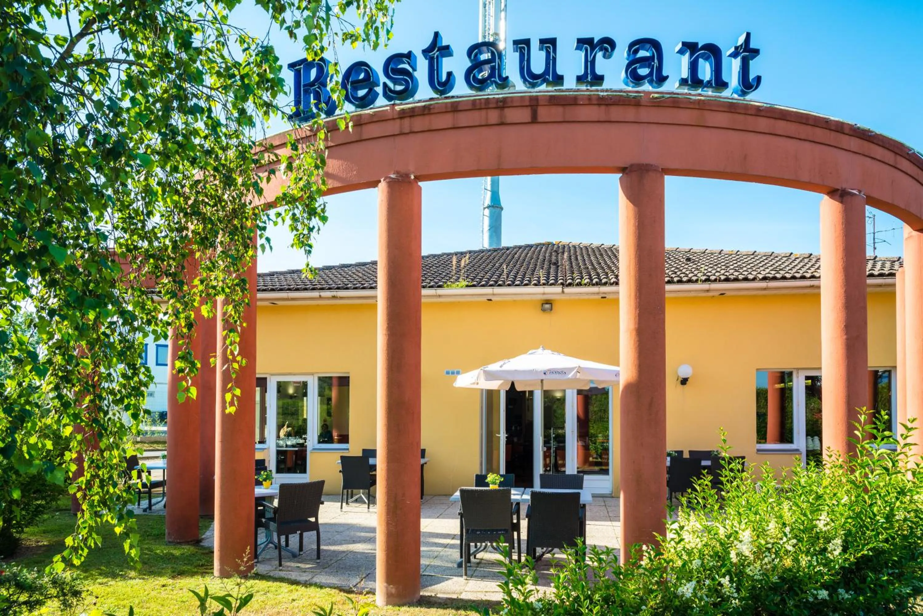 Property building in Brit Hotel Le Kerann Nantes St Herblain - Zac De La Lorie