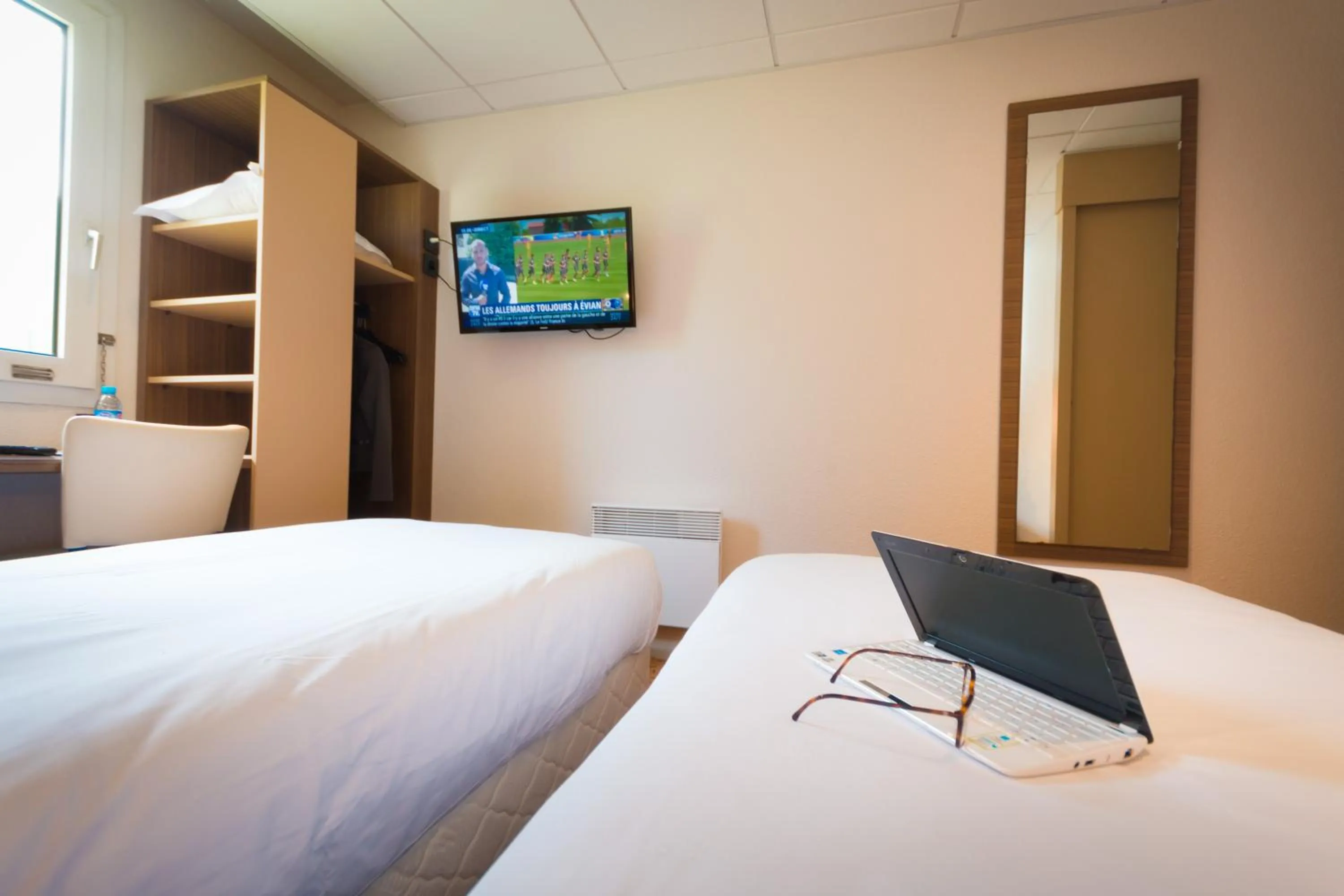 Bed in Brit Hotel Le Kerann Nantes St Herblain - Zac De La Lorie