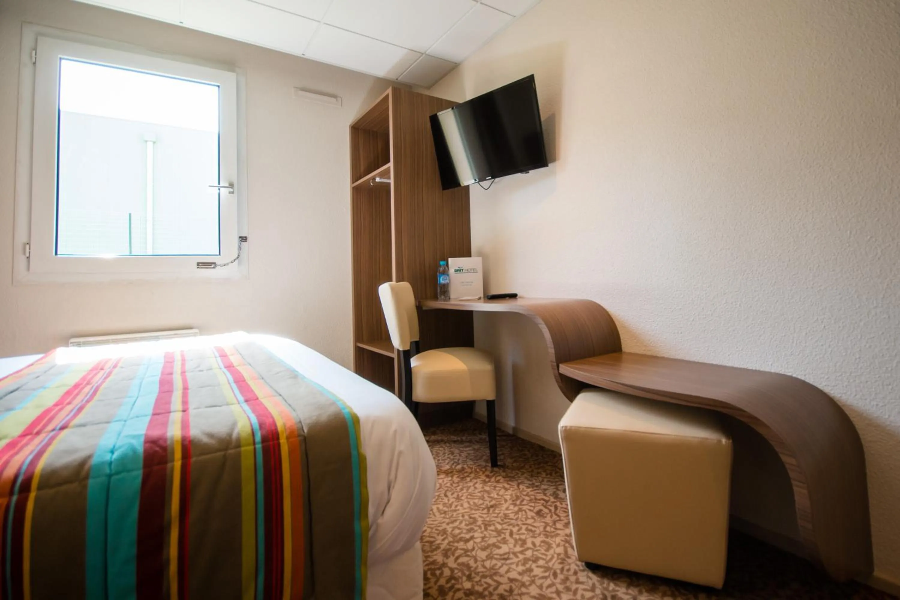 Bed in Brit Hotel Le Kerann Nantes St Herblain - Zac De La Lorie