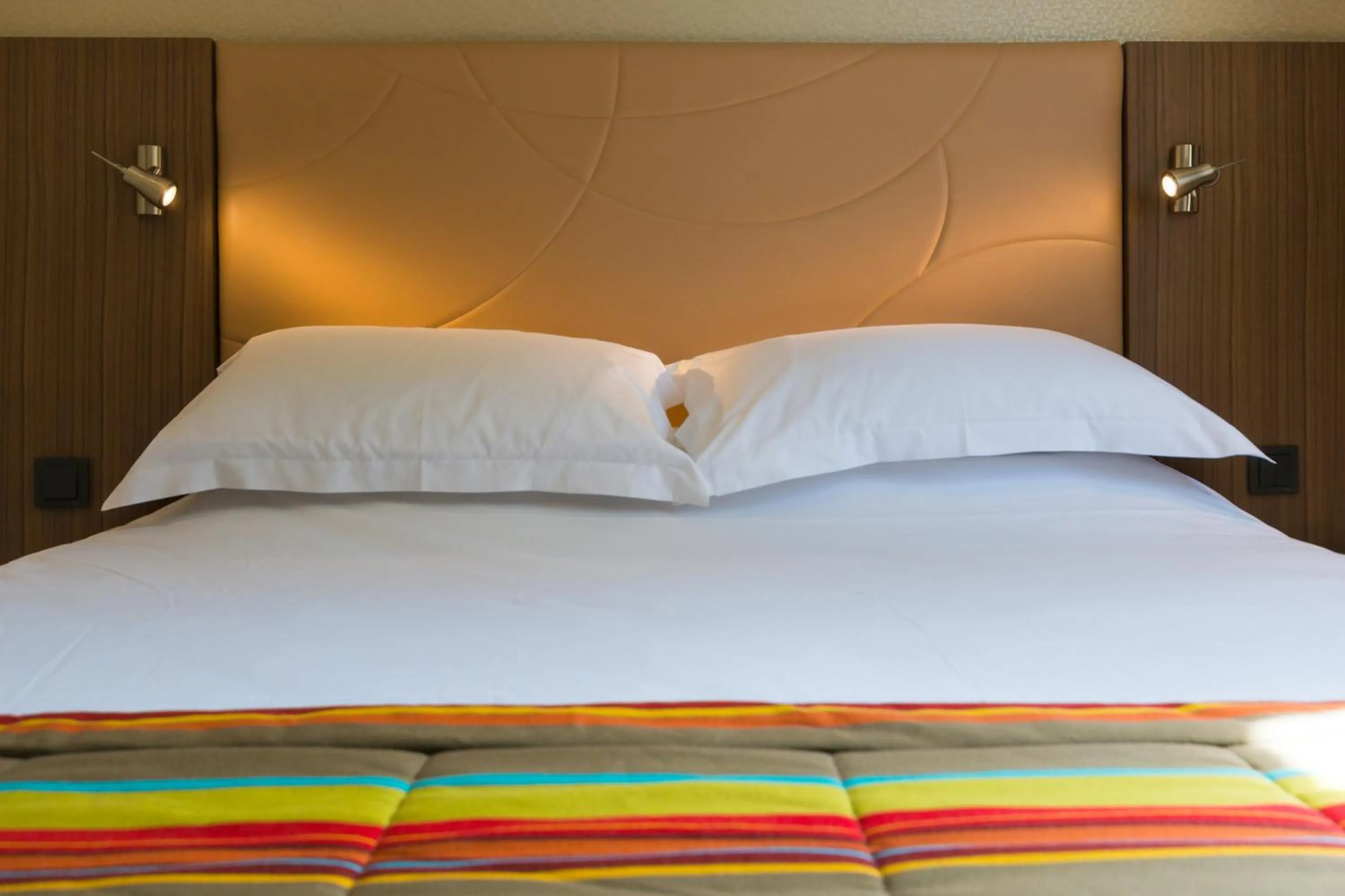 Bed in Brit Hotel Le Kerann Nantes St Herblain - Zac De La Lorie