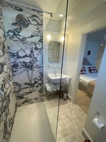Shower in Hotel Villa Bonnie
