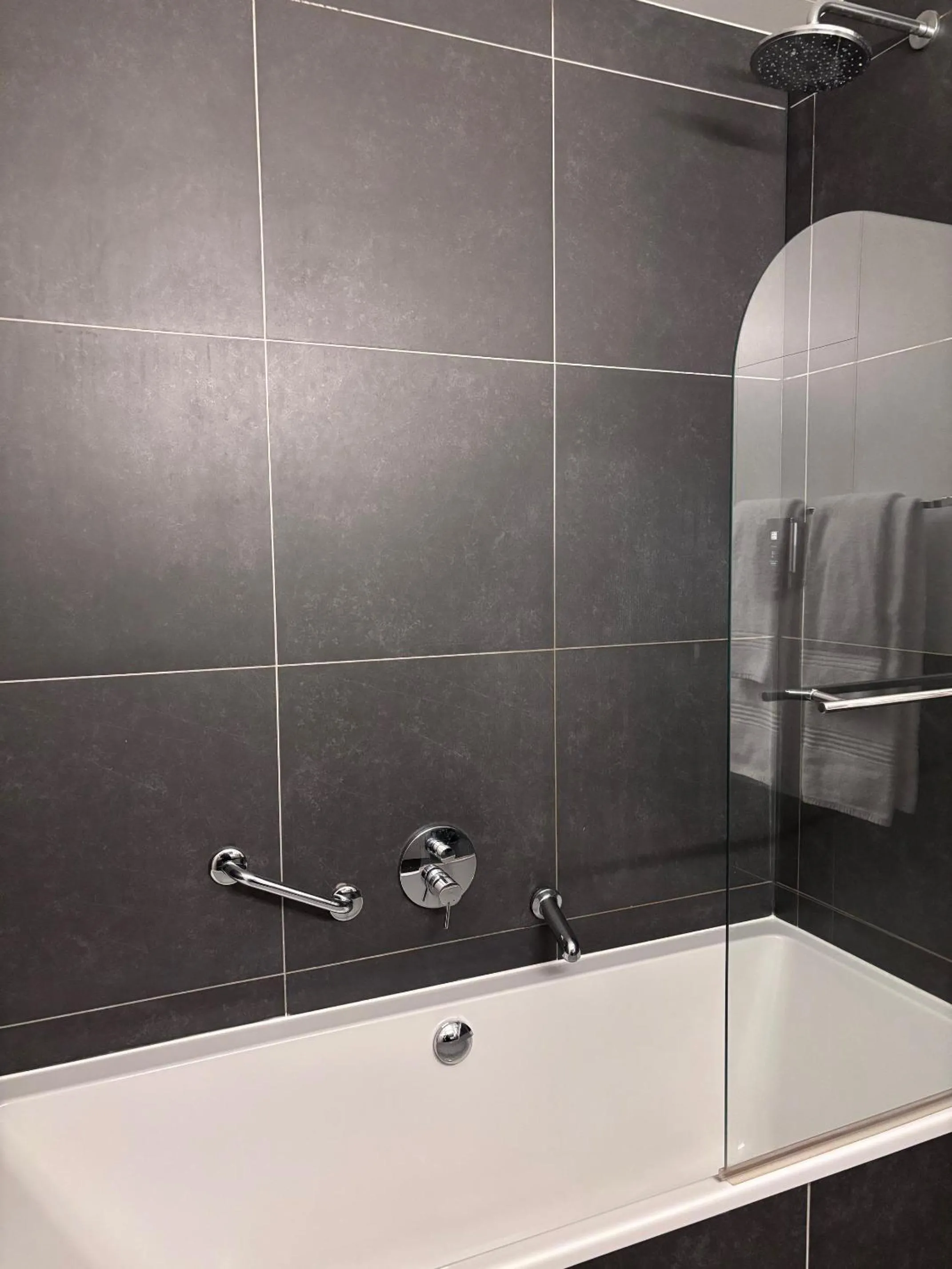 Shower in Hotel Orchidee