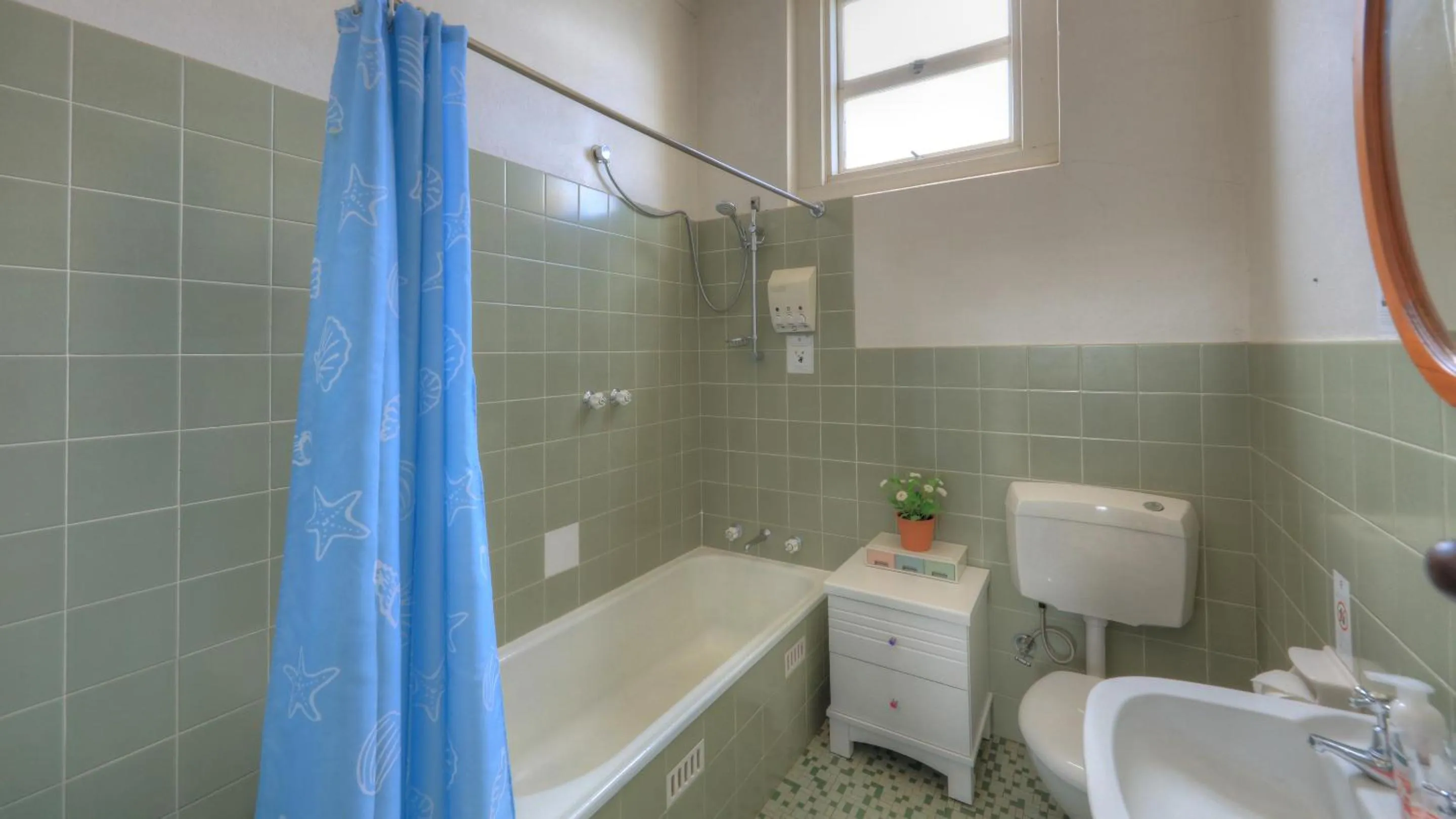 Bathroom in The Bank Guesthouse Glen Innes